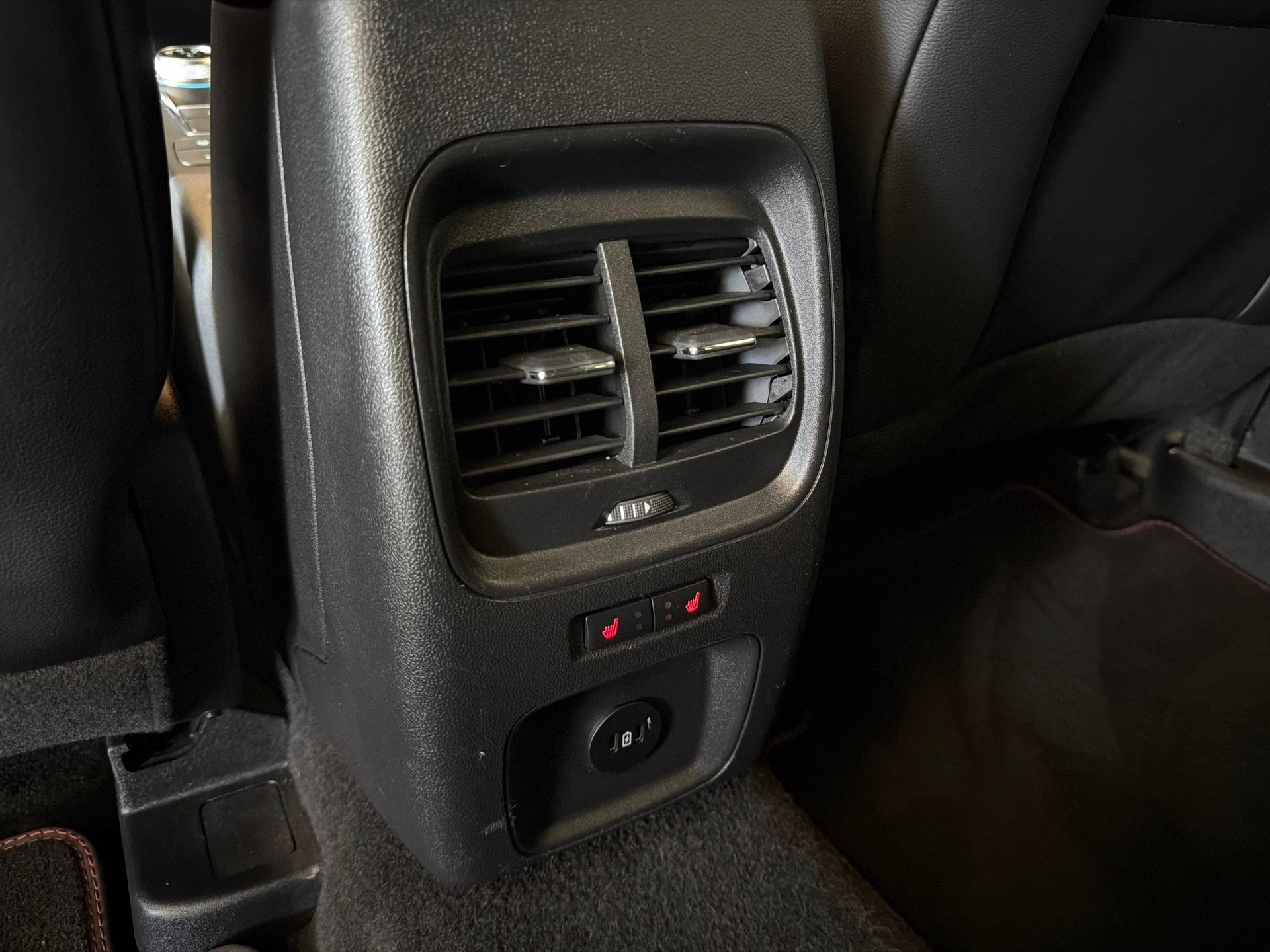 FORD Kuga 2.5 Plug-in Hybrid ST-Line X-image-16