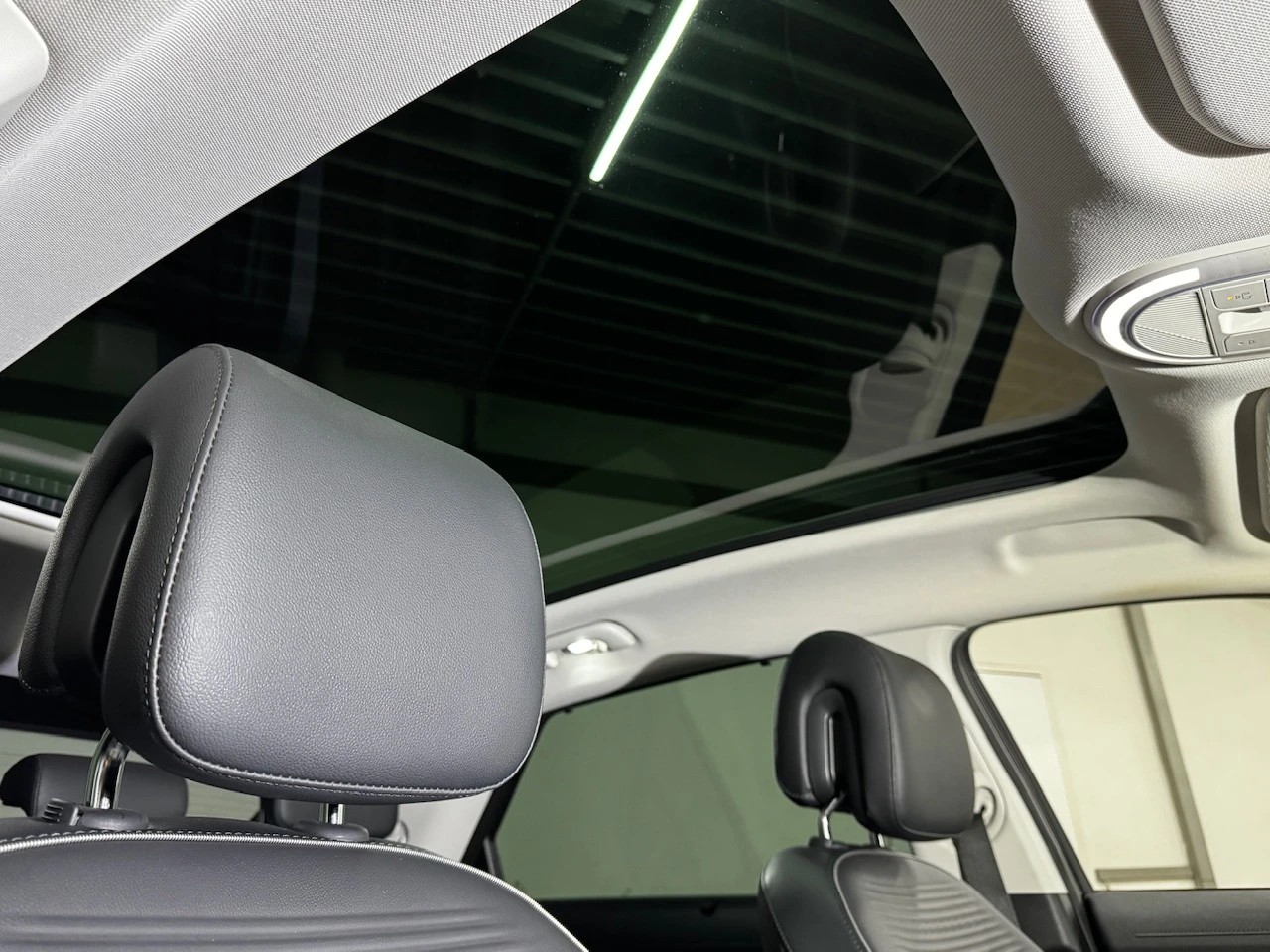HYUNDAI Ioniq 5 77kWh Vertex 4WD 325 PS /Wärmepumpe / CH-Fahrzeug mit 5 JahrenGarantie-image-5