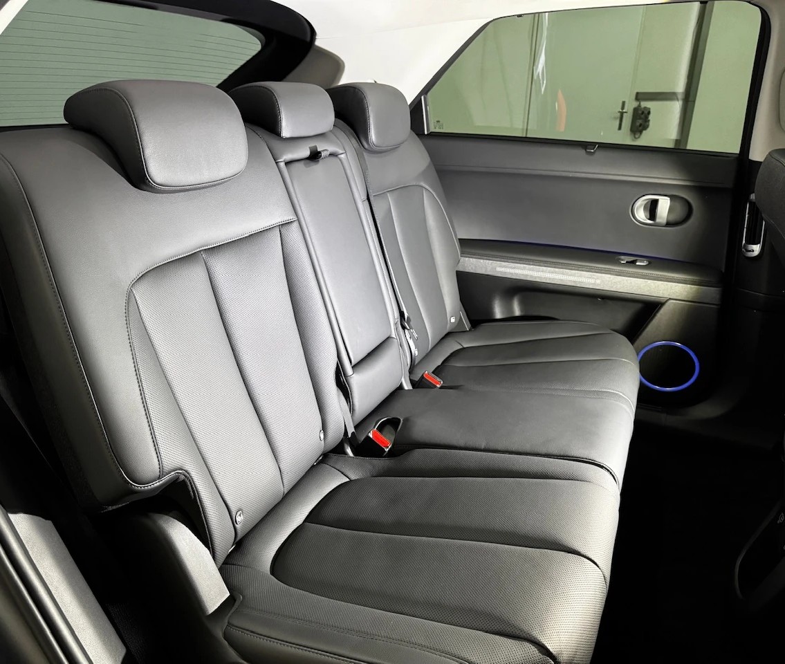 HYUNDAI Ioniq 5 77kWh Vertex 4WD 325 PS /Wärmepumpe / CH-Fahrzeug mit 5 JahrenGarantie-image-4