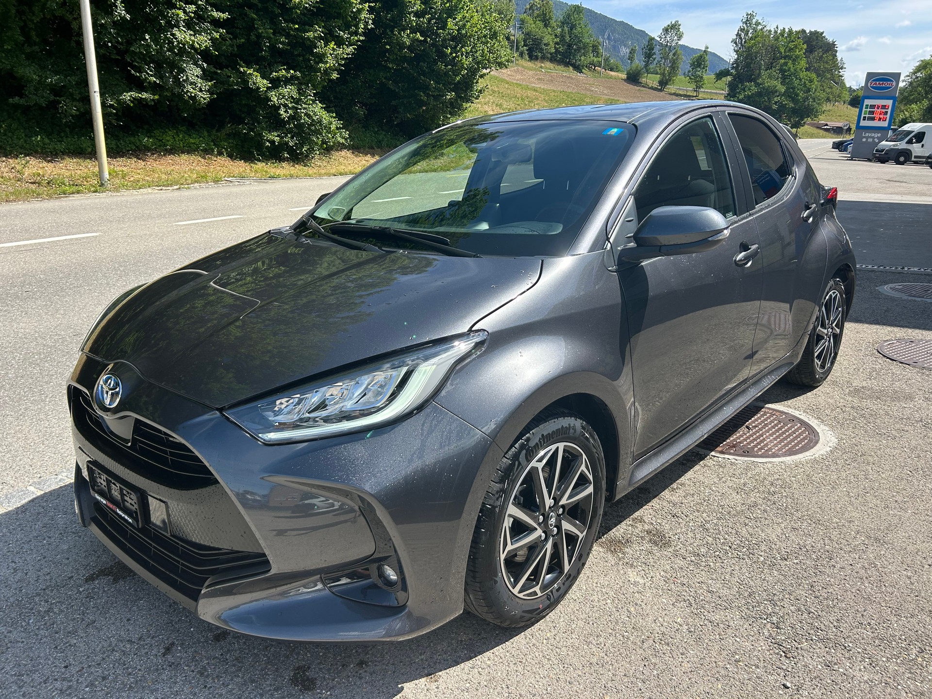 TOYOTA Yaris 1.5 Trend e-CVT-image-3