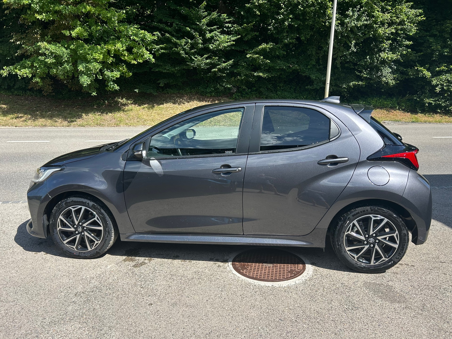 TOYOTA Yaris 1.5 Trend e-CVT-image-4