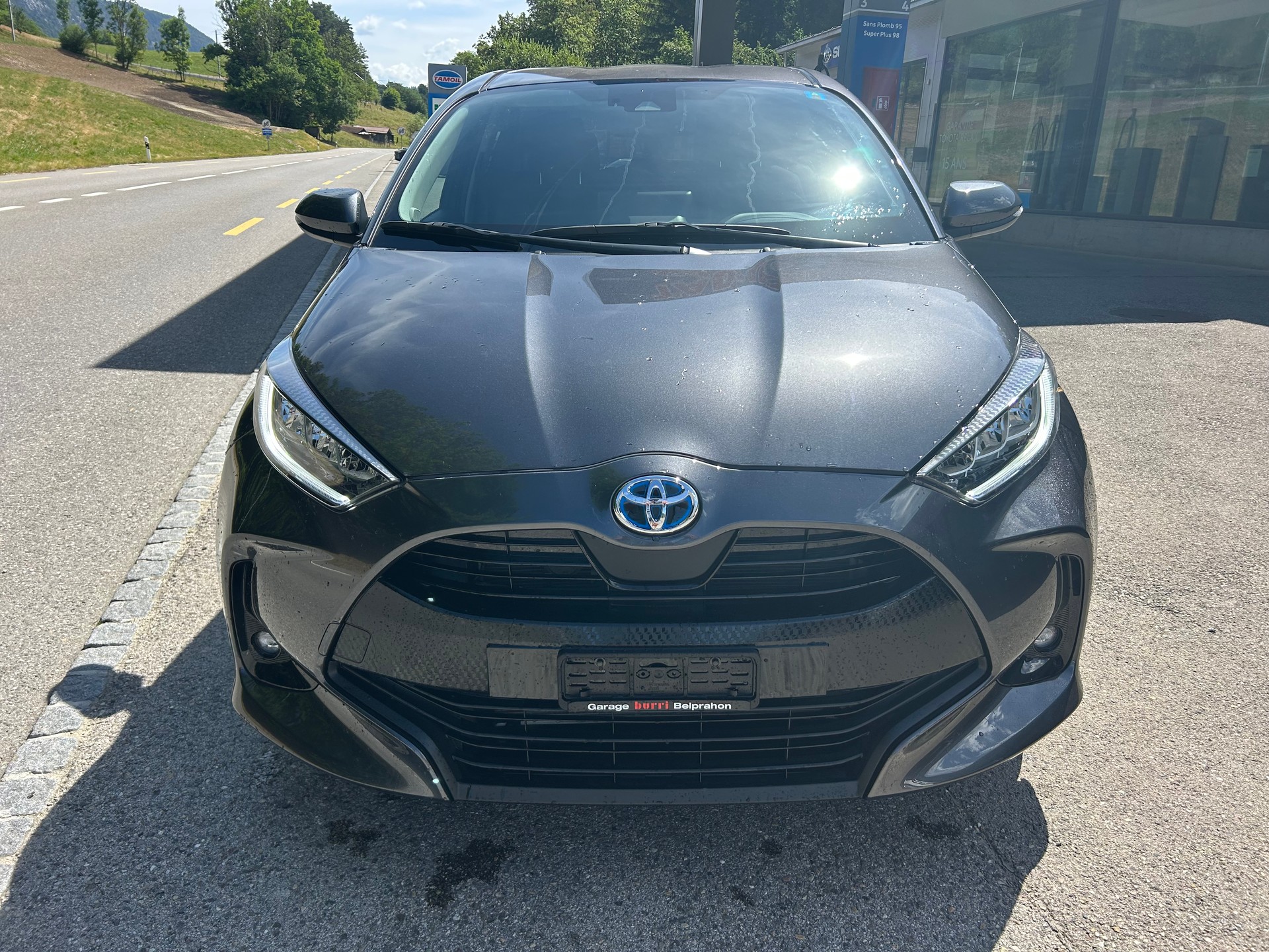 TOYOTA Yaris 1.5 Trend e-CVT-image-2