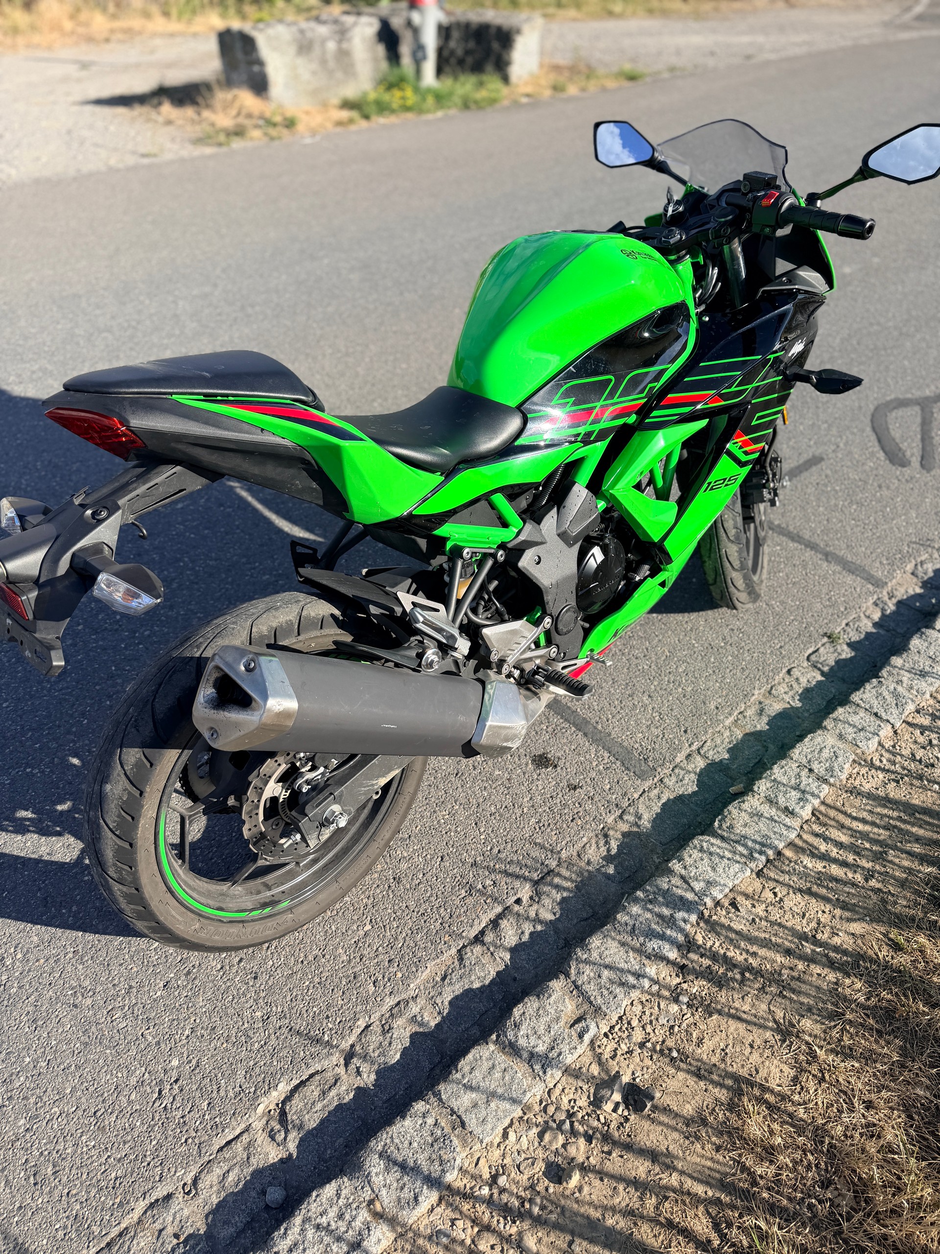 KAWASAKI Ninja 125-image-5