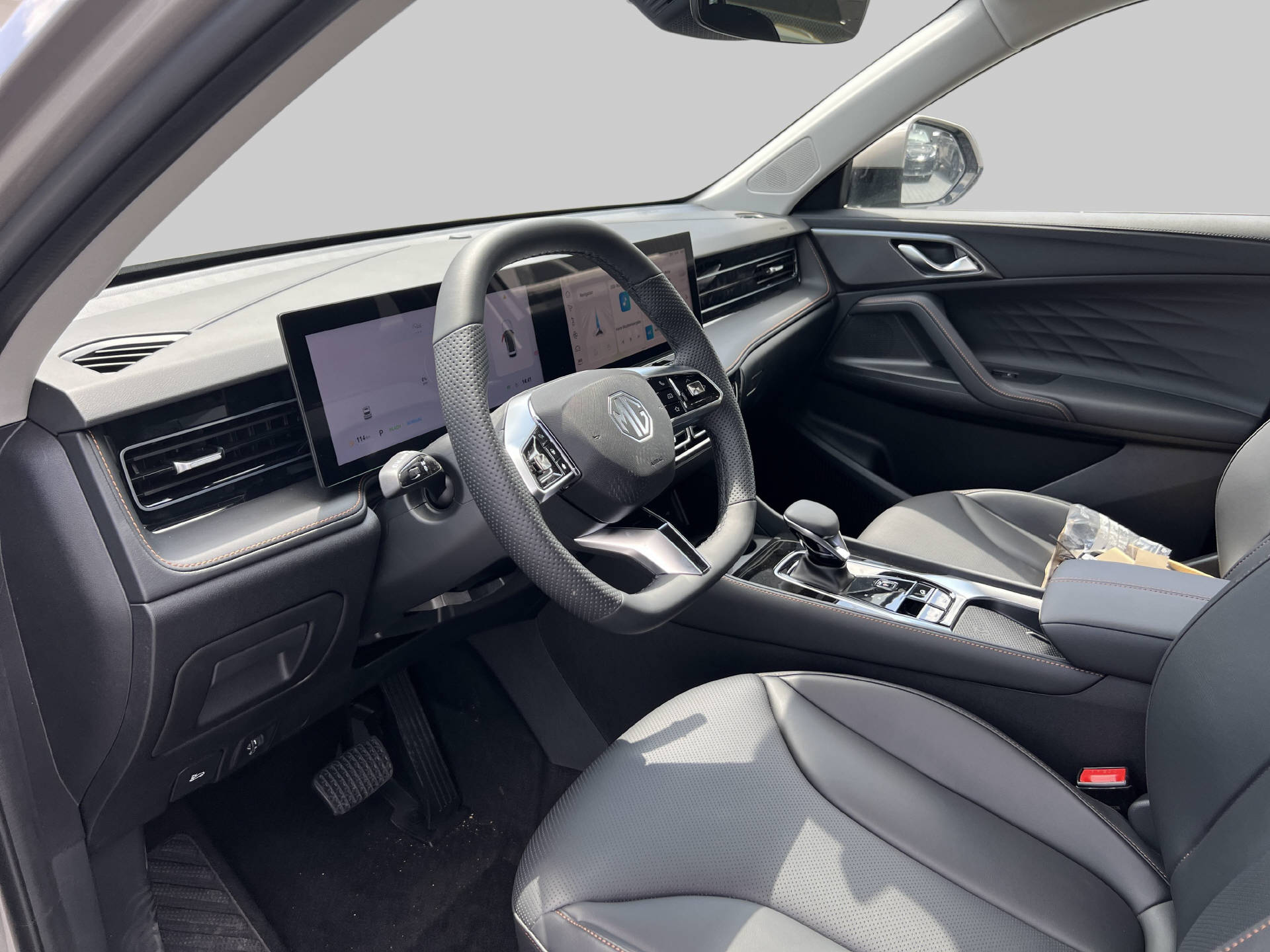 MG HS 1.5 Hybrid Luxury-image-5