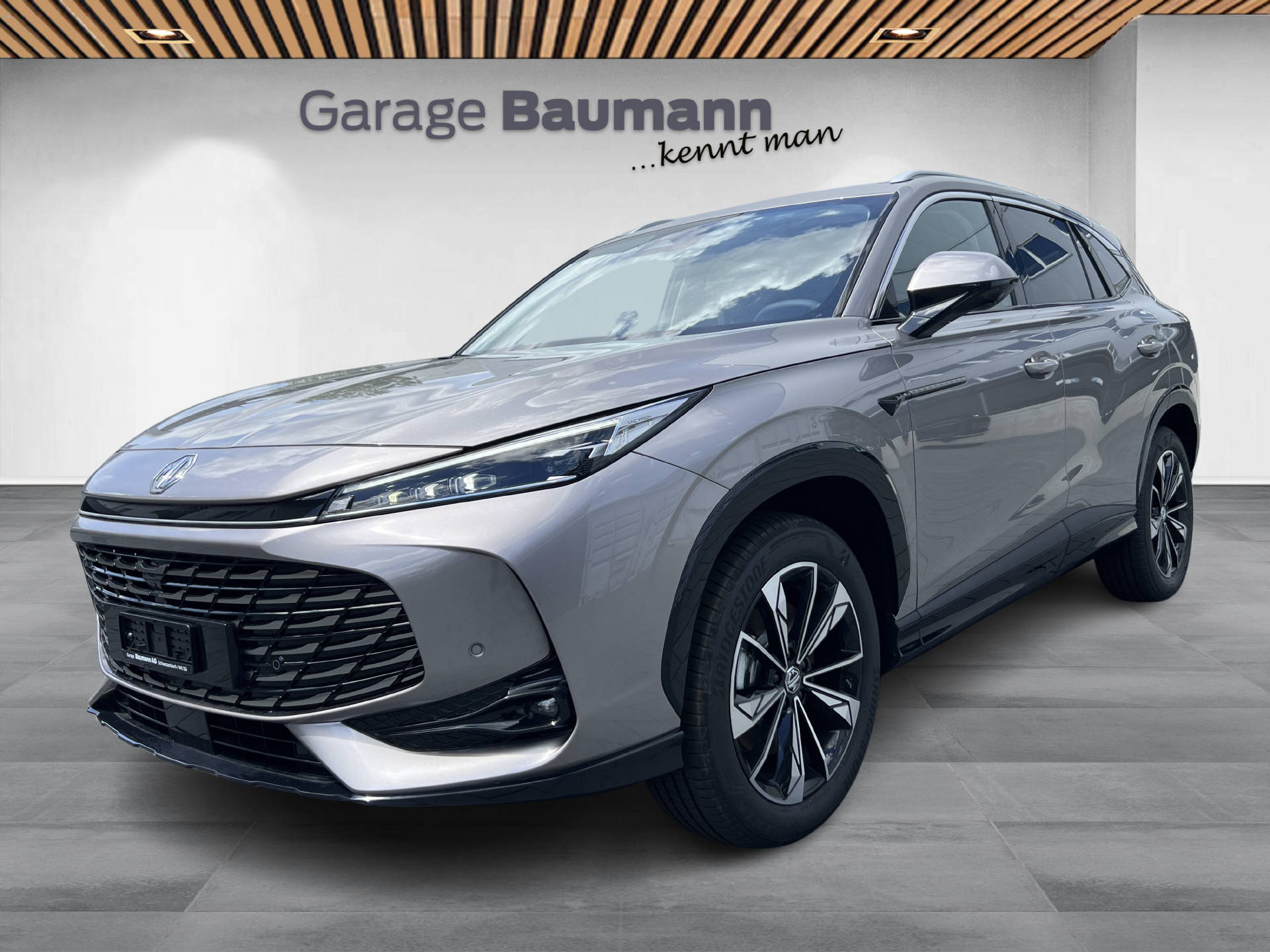 MG HS 1.5 Hybrid Luxury-showroom-element-1