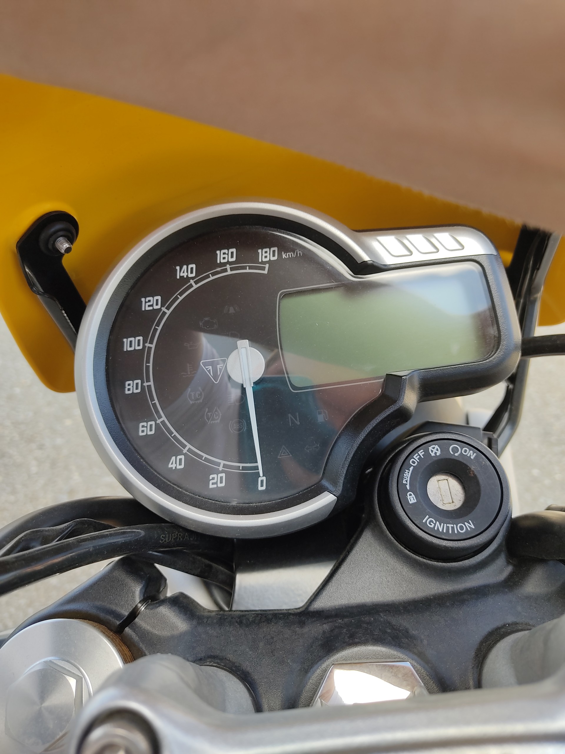 TRIUMPH Scrambler 400 XC-image-10