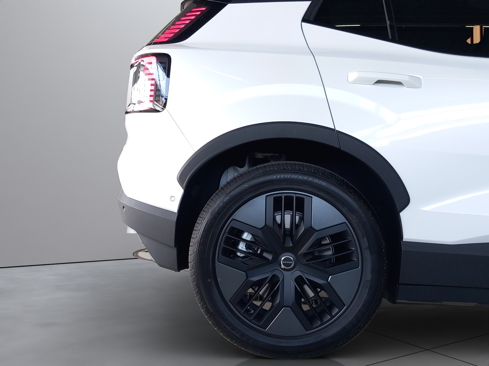 VOLVO EX30 CC E60 Twin Performance AWD-image-10