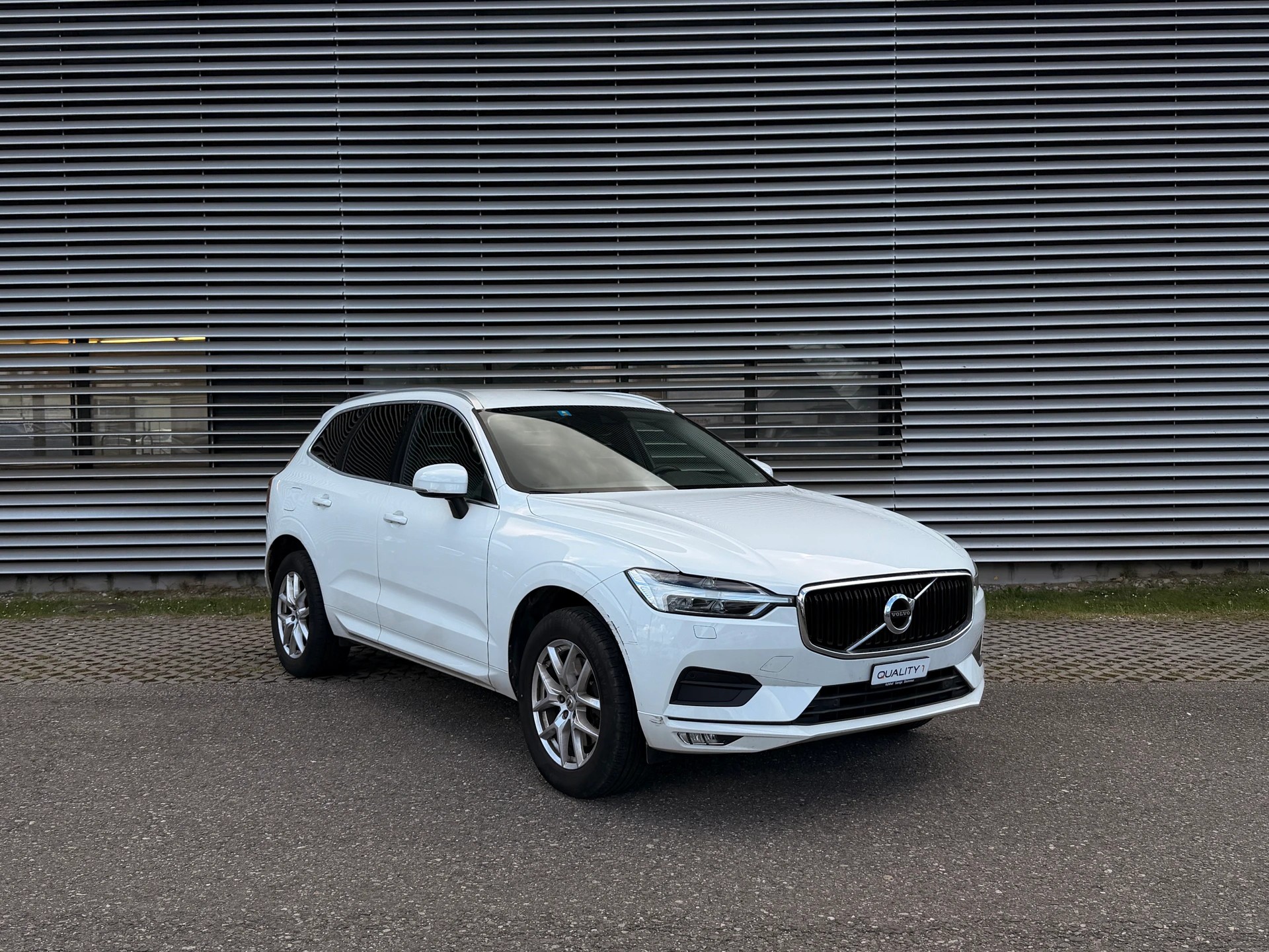 VOLVO XC60 B4 Diesel Mild Hybrid AWD R-Design Geartronic
