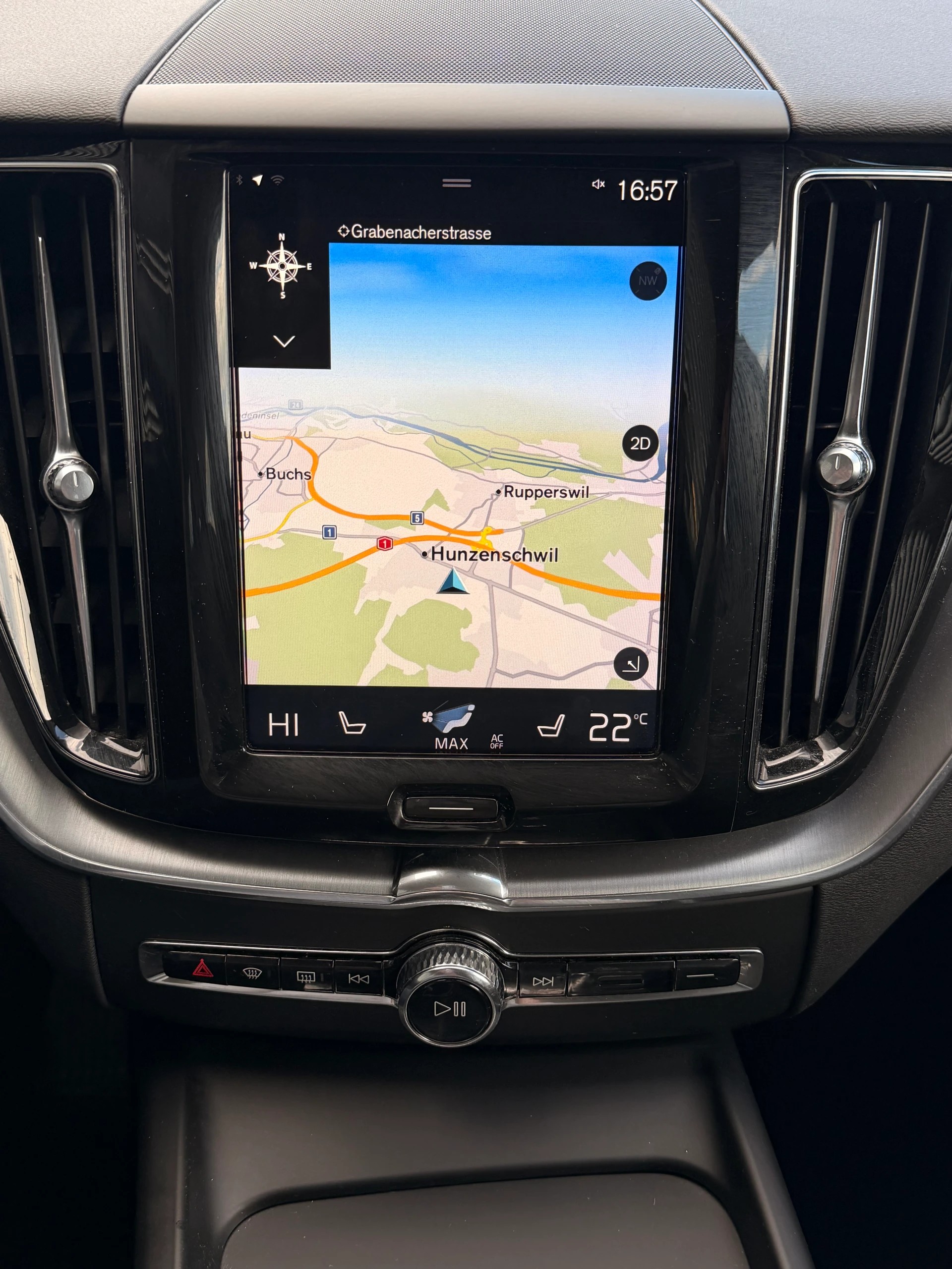 VOLVO XC60 B4 Diesel Mild Hybrid AWD R-Design Geartronic-image-4