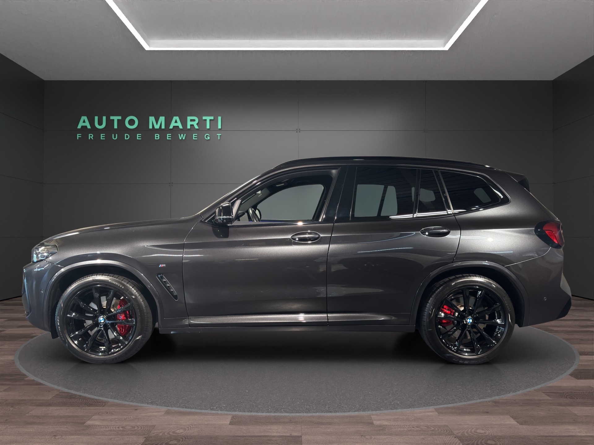 BMW X3 M40i-showroom-element-1