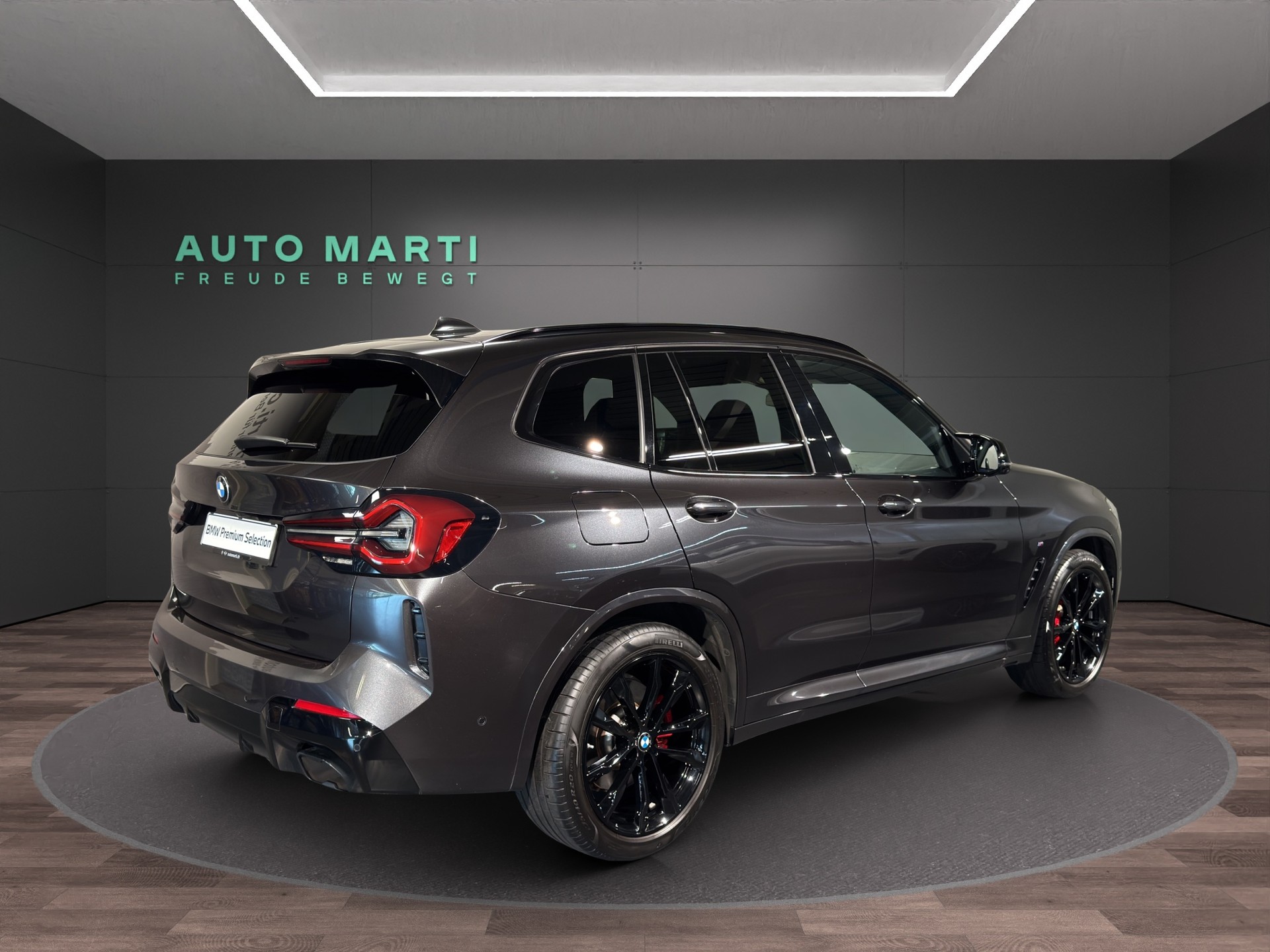 BMW X3 M40i-showroom-element-3