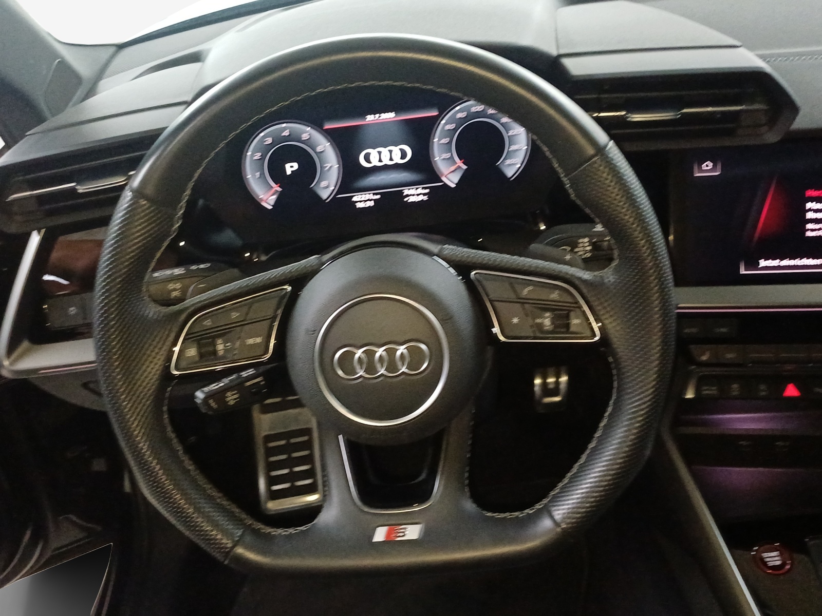 AUDI S3 Limousine 2.0 TFSI quattro S-tronic-image-9