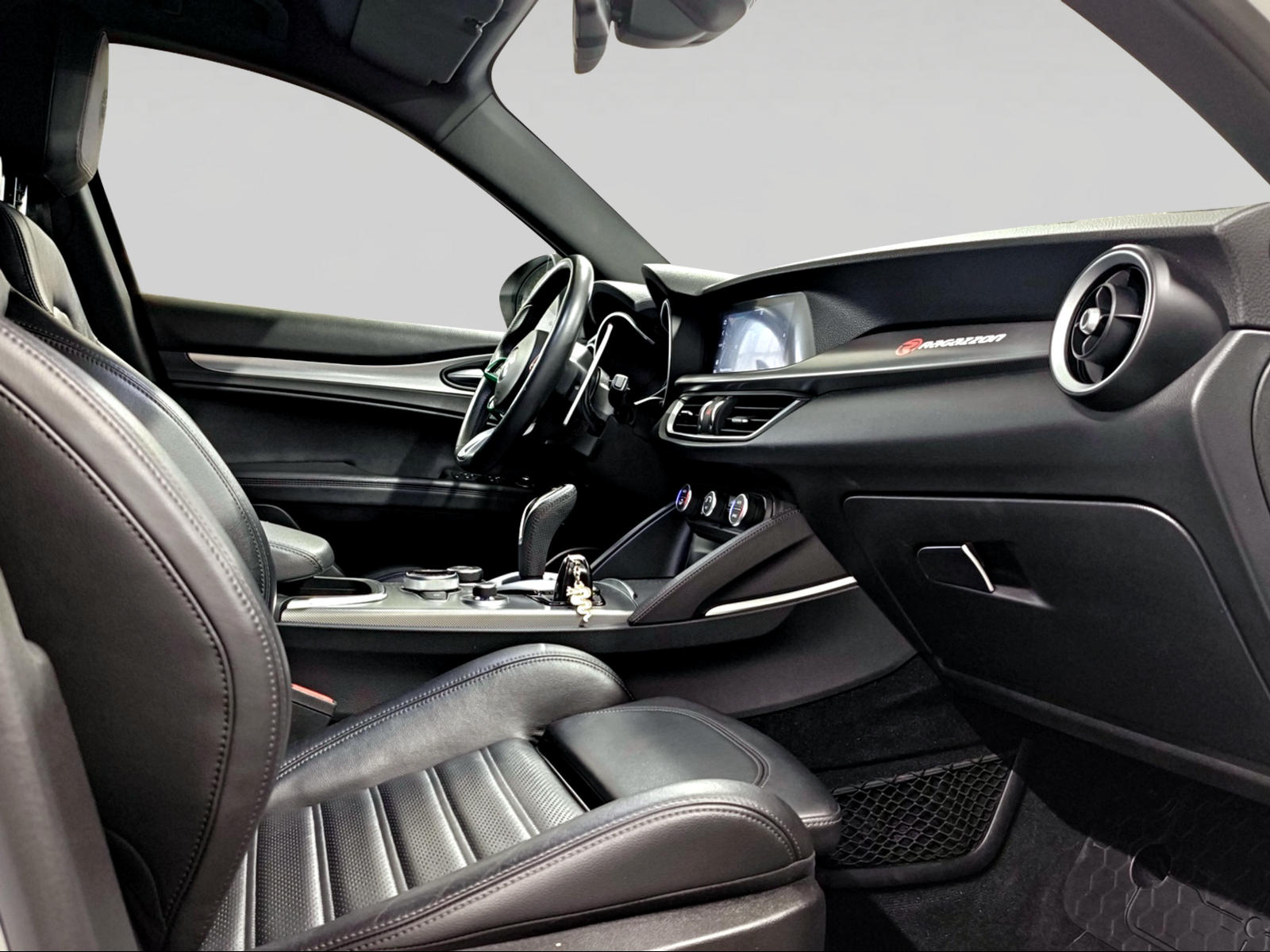 ALFA ROMEO Stelvio 2.0 Veloce Q4 Automatic-image-7
