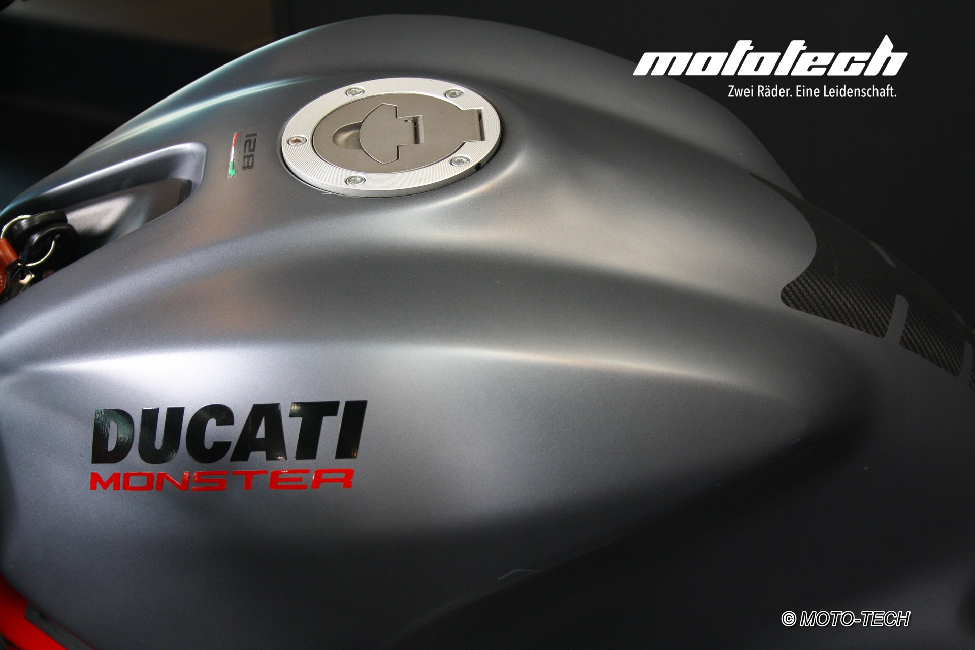 DUCATI Monster 821-image-9