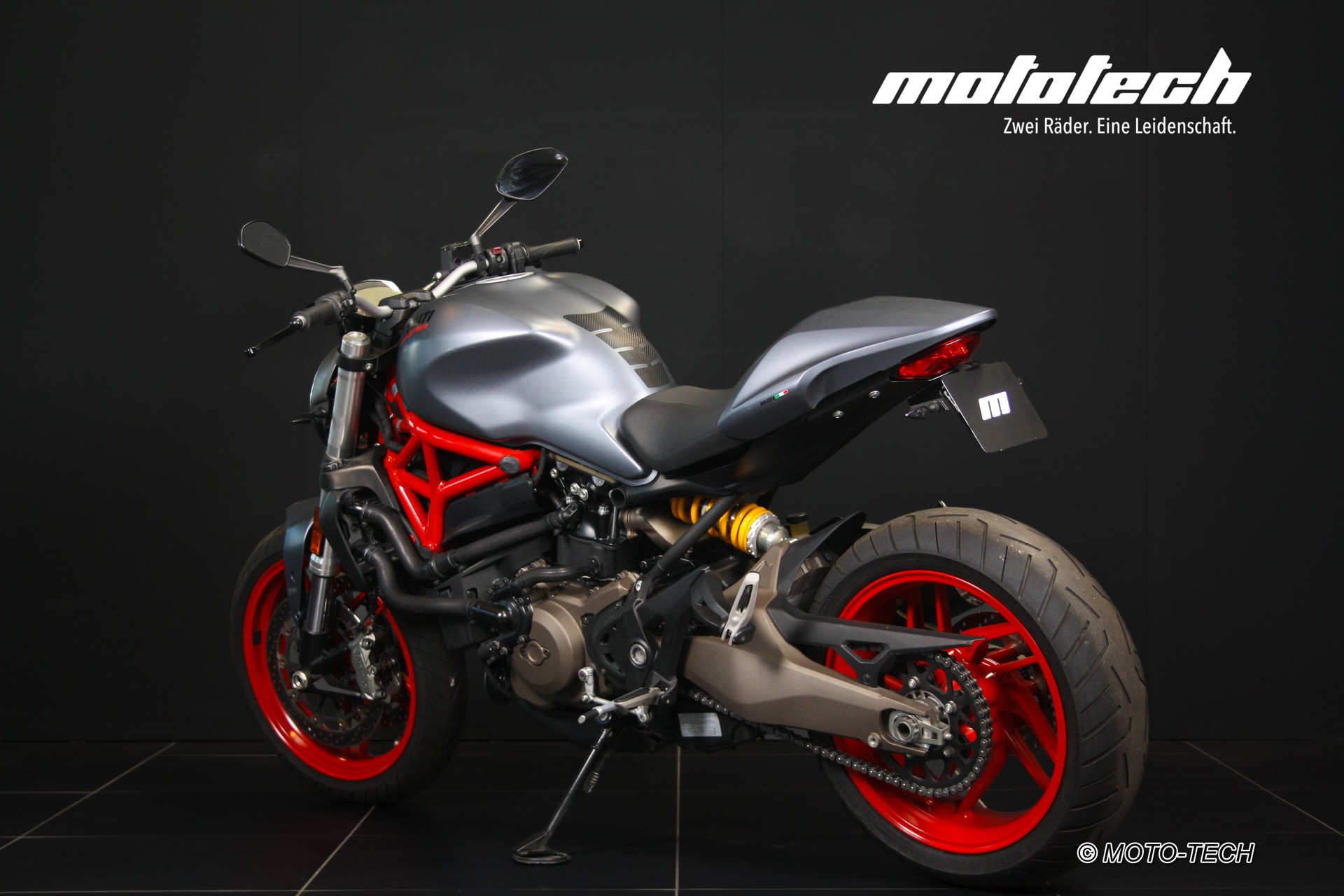DUCATI Monster 821-image-3