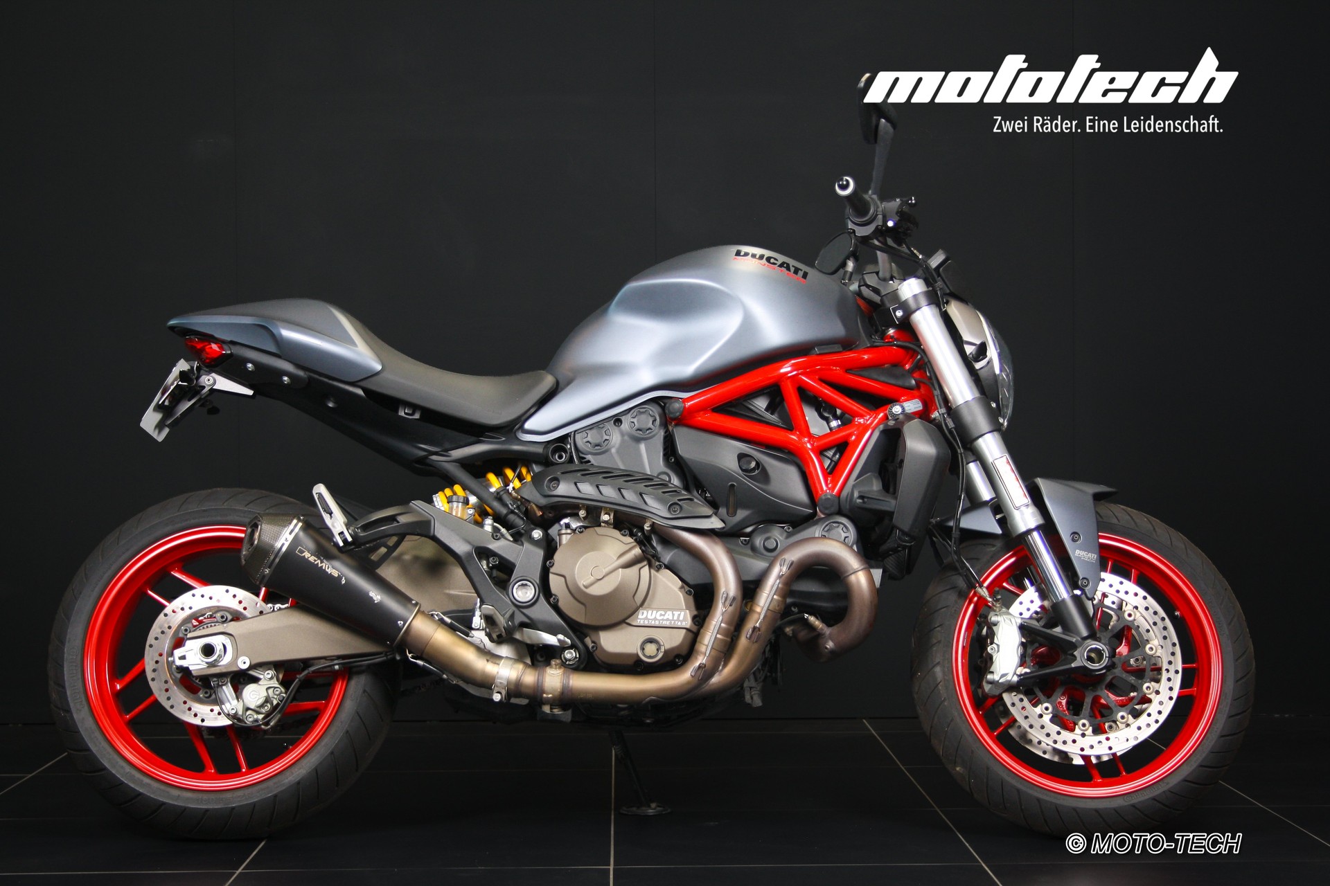 DUCATI Monster 821-image-1