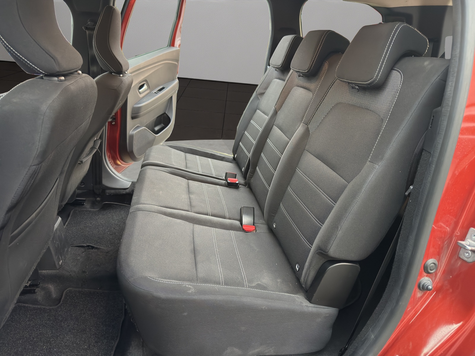 DACIA Jogger TCe 110 Comfort-image-12