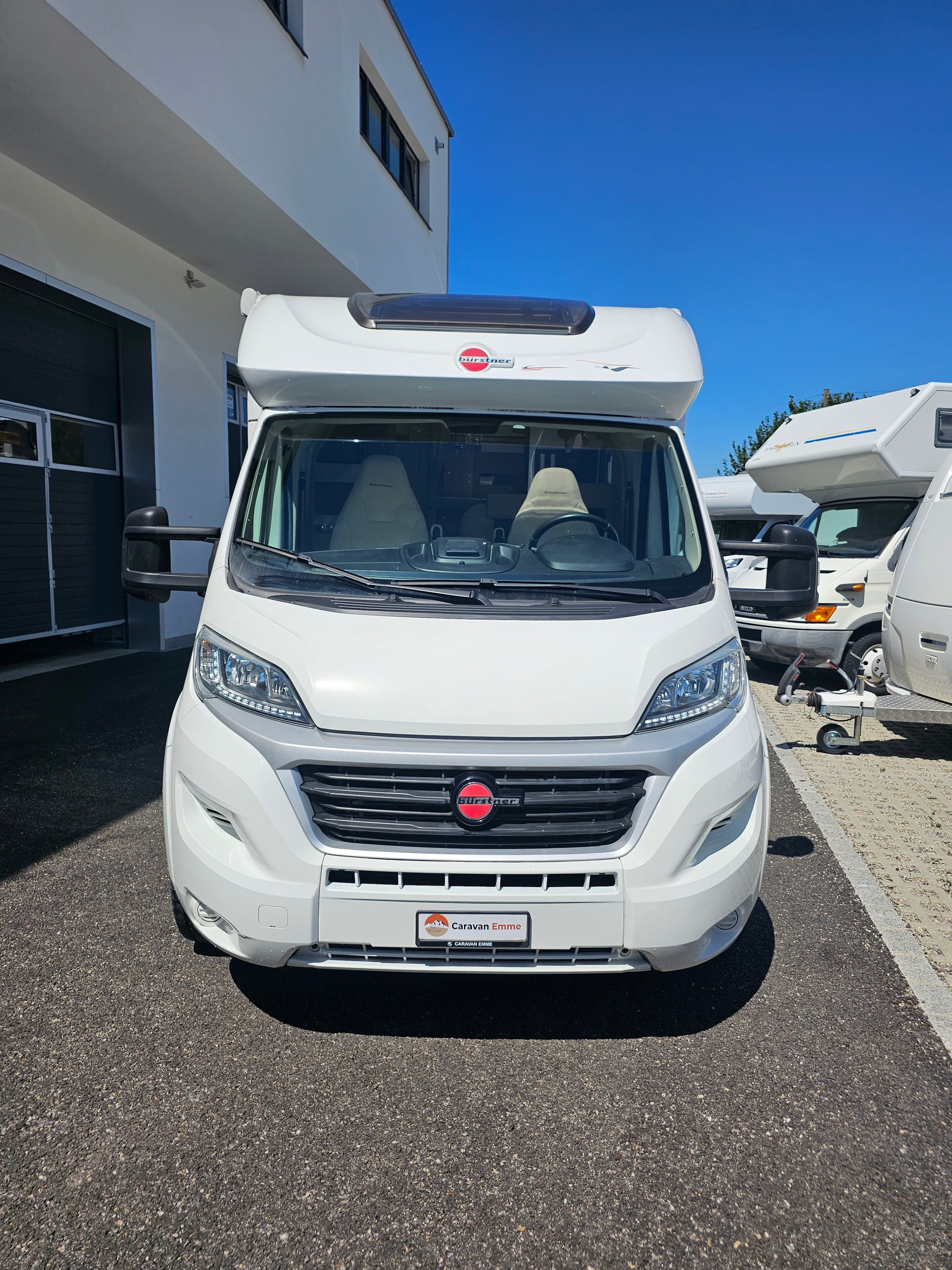 BÜRSTNER Lyseo T690 mit Einzelbetten!-image-1