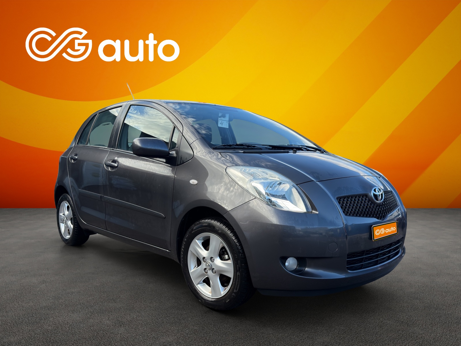 TOYOTA Yaris 1.3 Chic-showroom-element-1