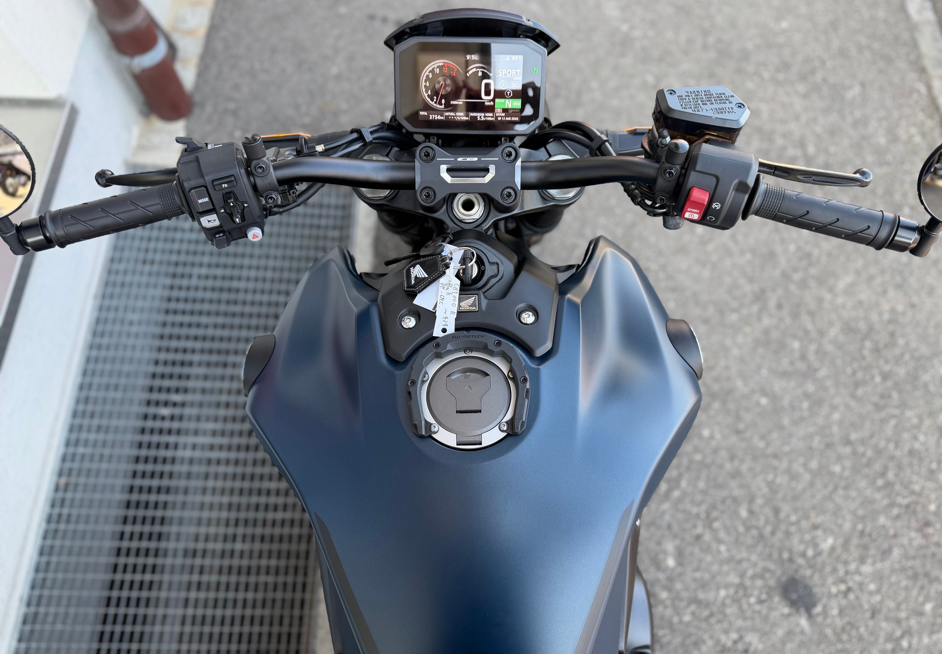 HONDA CB 1000 R Black Edition (blue -Version)-image-8