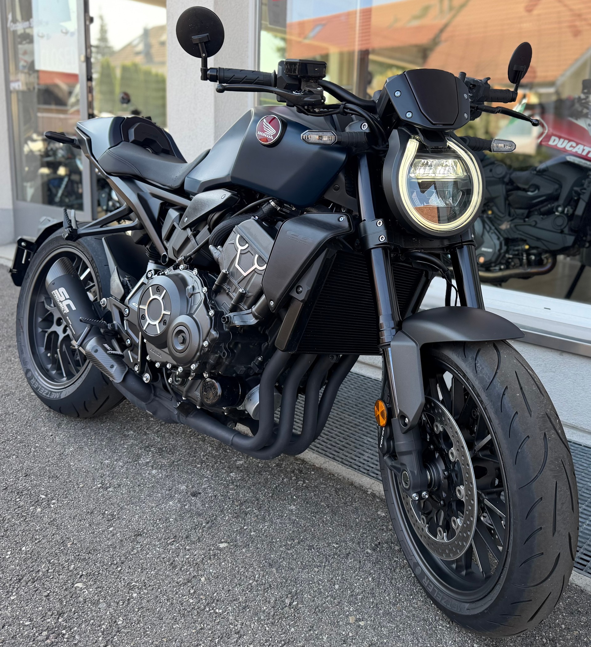 HONDA CB 1000 R Black Edition (blue -Version)-image-2