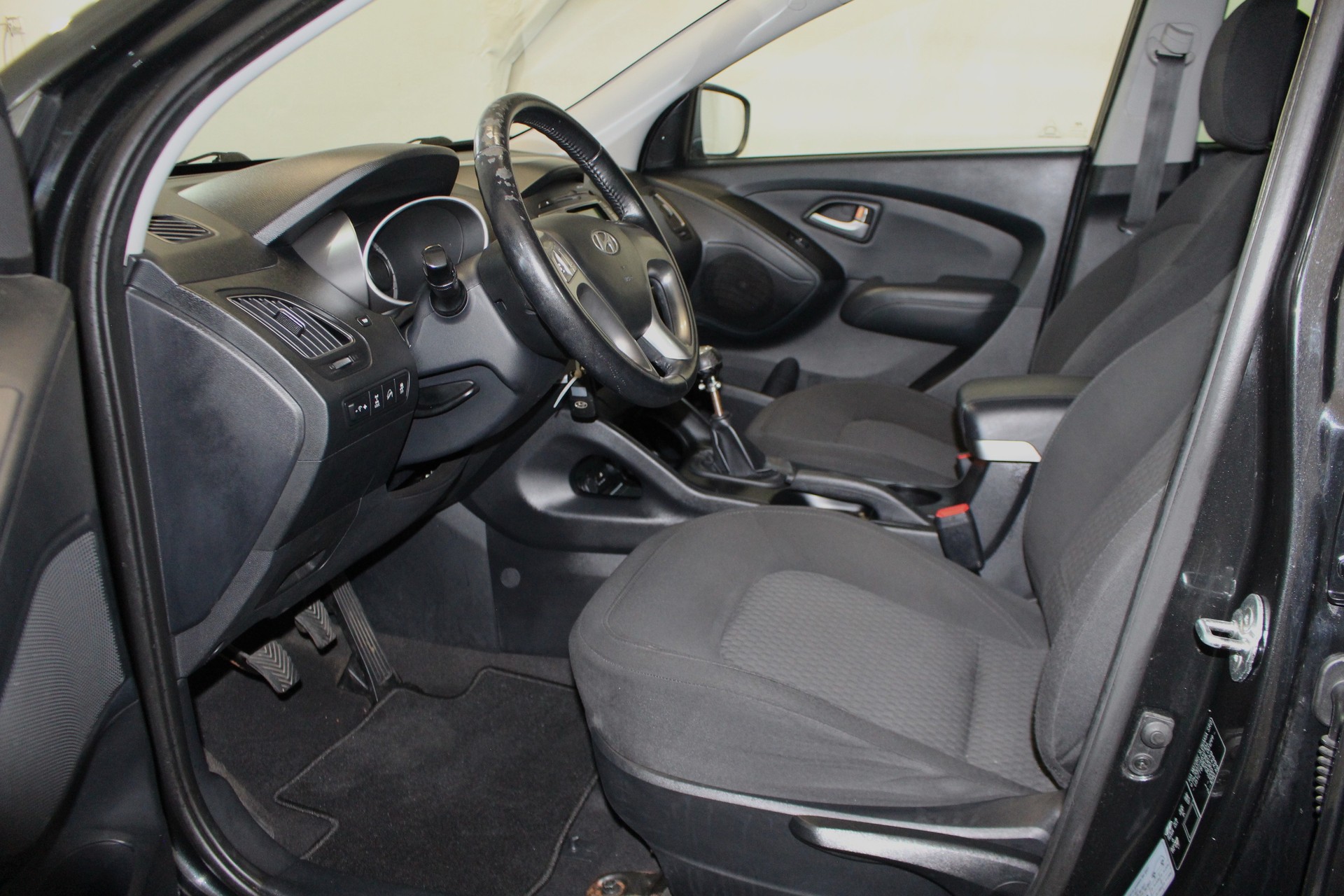 HYUNDAI iX 35 2.0 Comfort 4WD-image-6