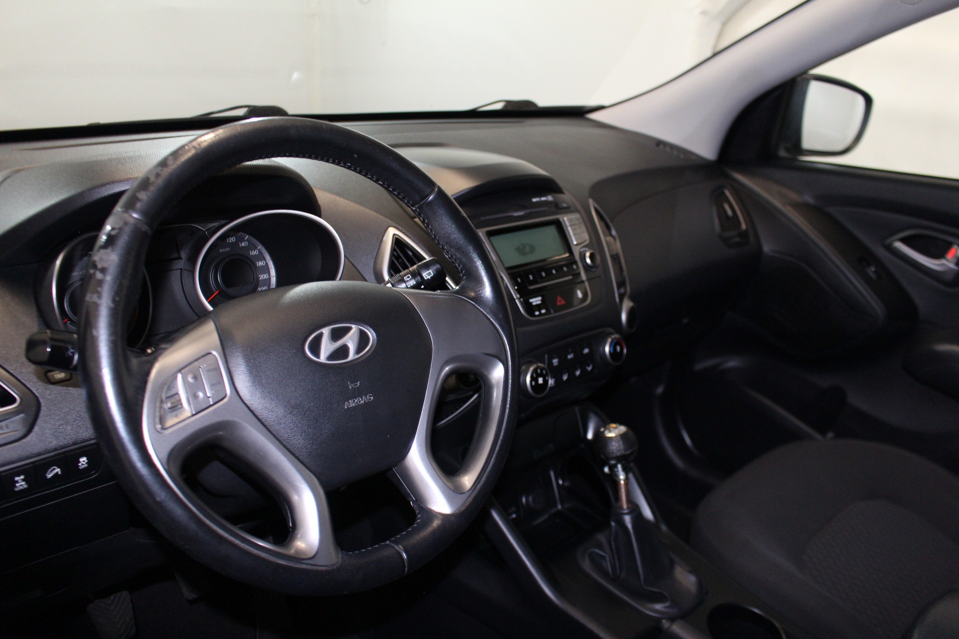 HYUNDAI iX 35 2.0 Comfort 4WD-image-11