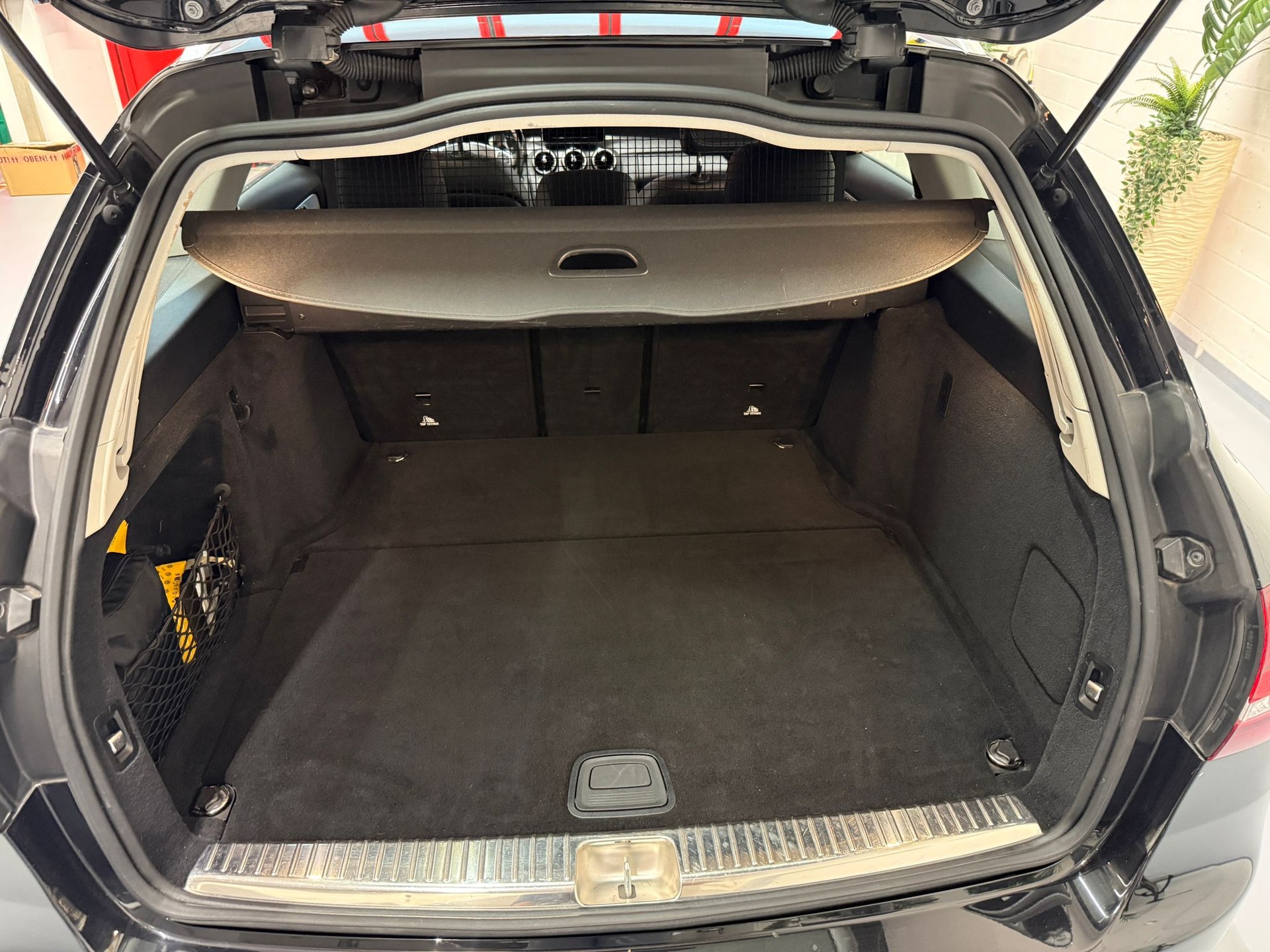MERCEDES-BENZ C 220 d AMG Line 9G-Tronic-image-13