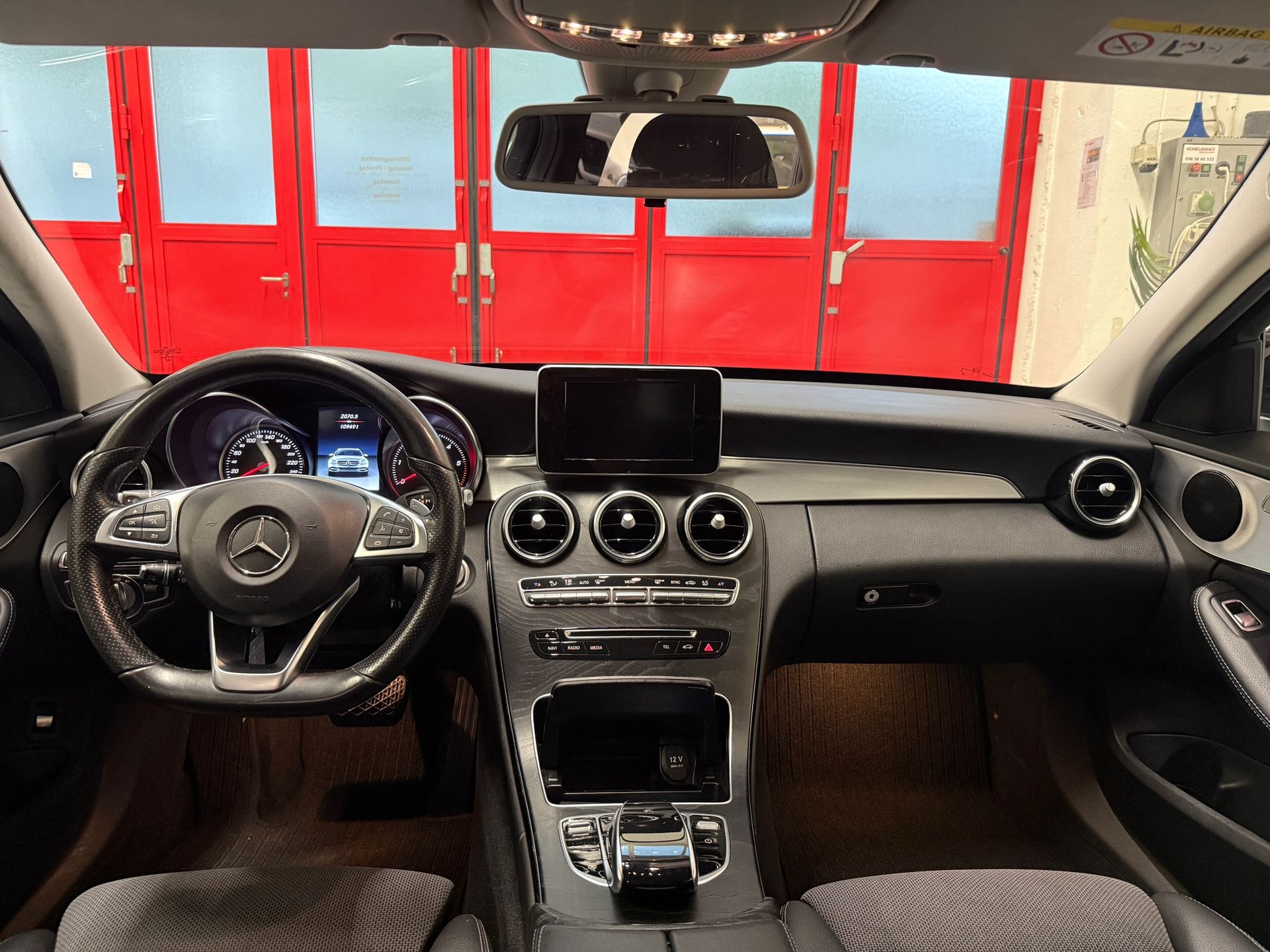 MERCEDES-BENZ C 220 d AMG Line 9G-Tronic-image-11