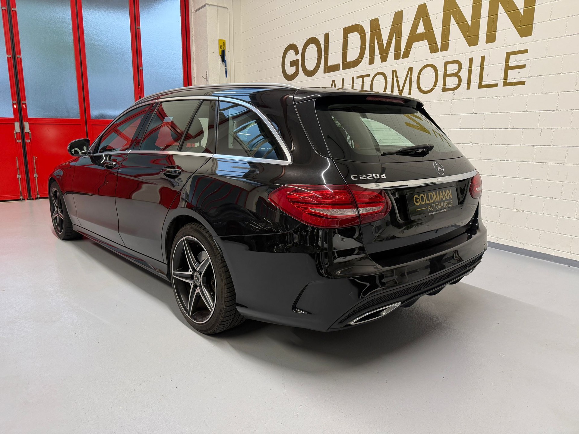 MERCEDES-BENZ C 220 d AMG Line 9G-Tronic-showroom-element-3