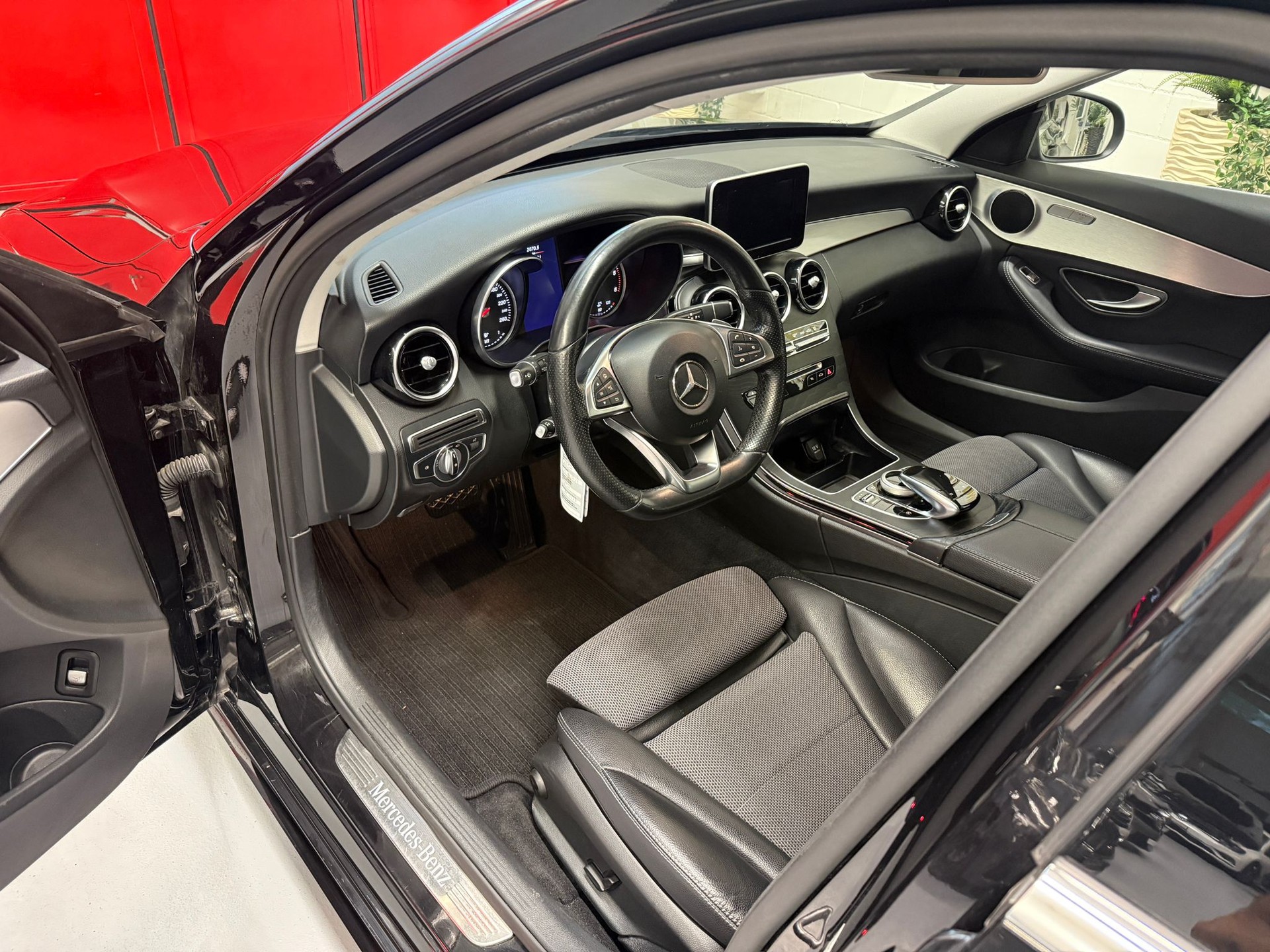 MERCEDES-BENZ C 220 d AMG Line 9G-Tronic-image-7
