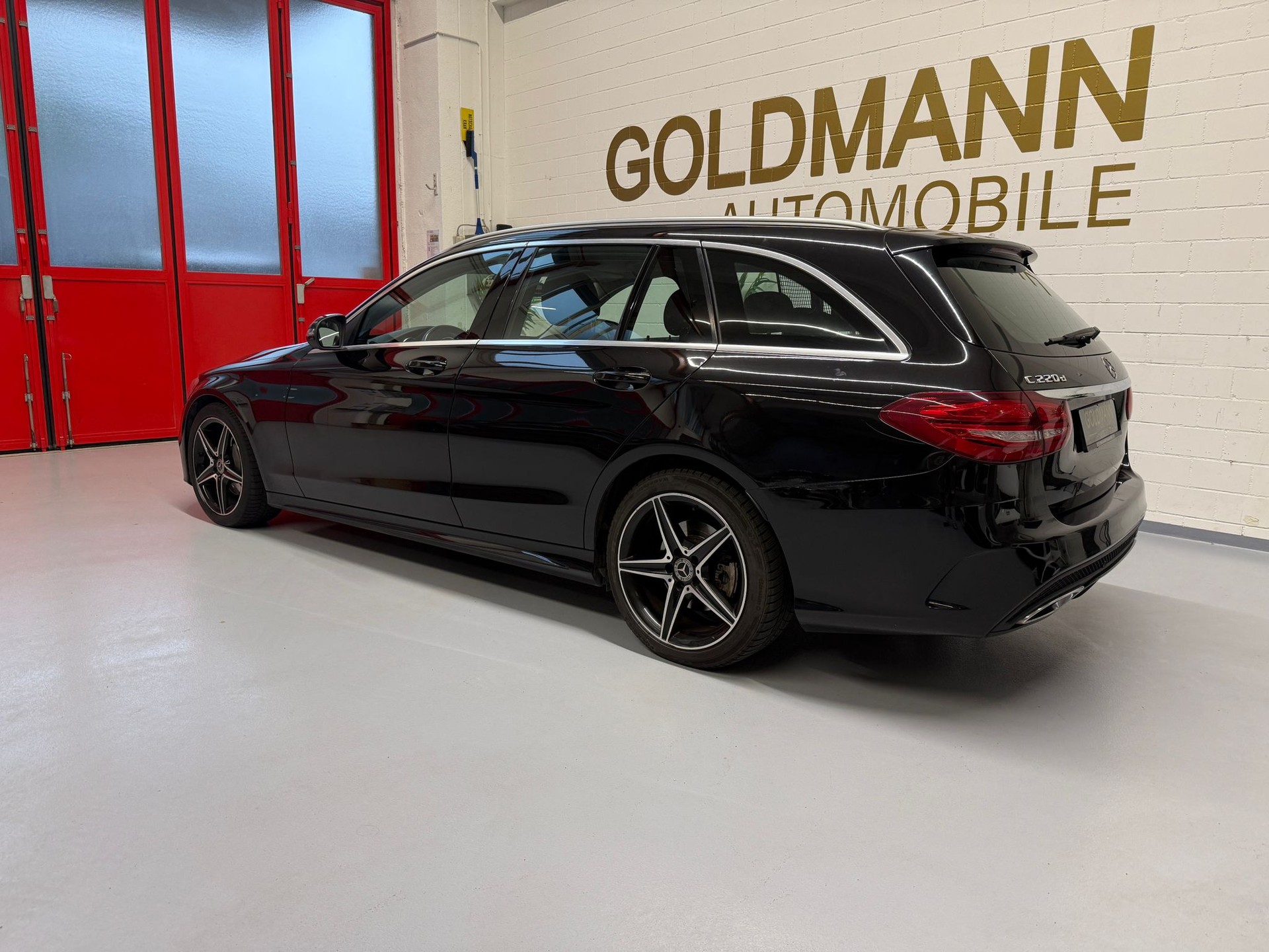 MERCEDES-BENZ C 220 d AMG Line 9G-Tronic-showroom-element-2