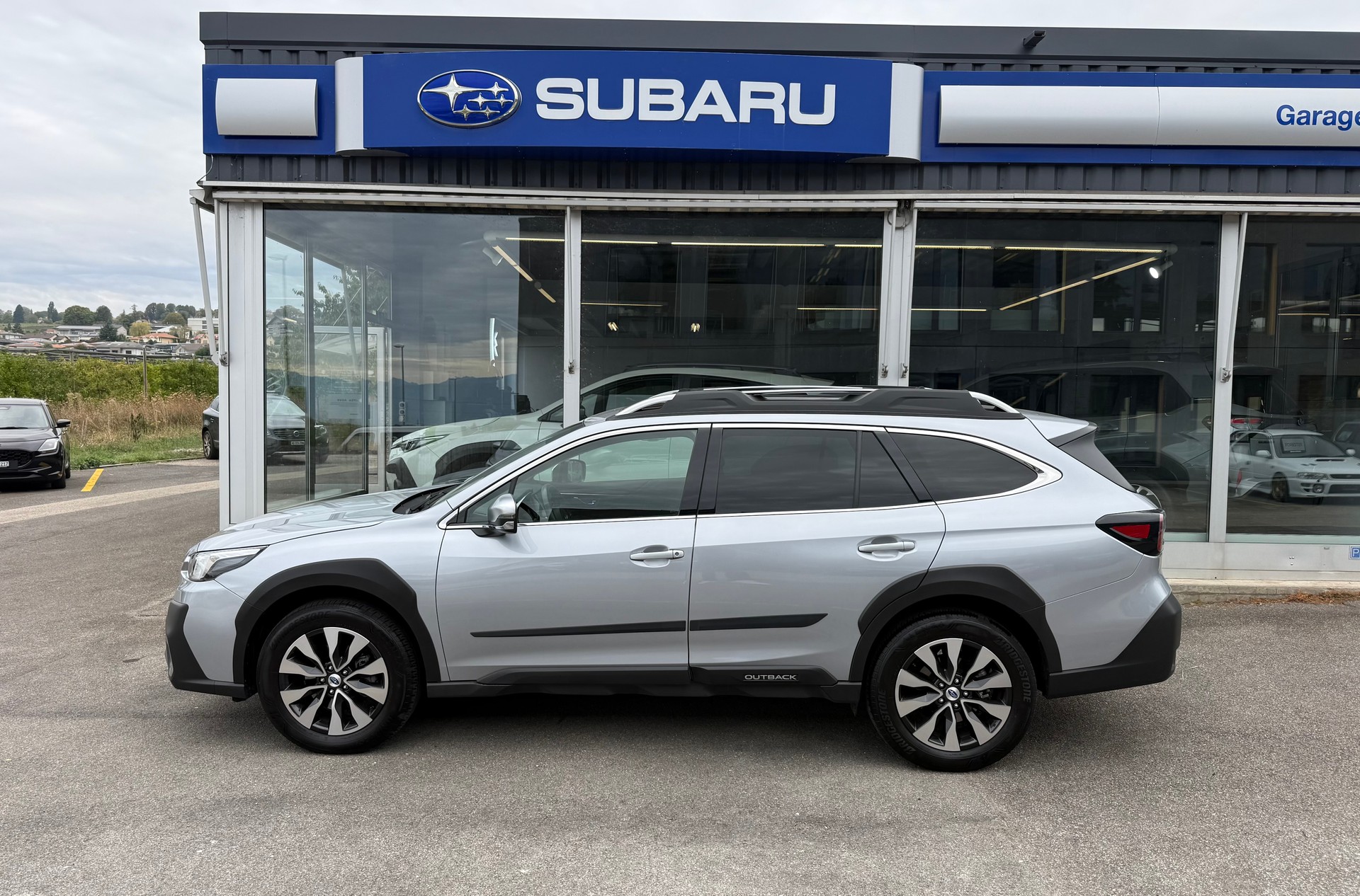 SUBARU Outback 2.5i Luxury AWD Lineartronic-image-3