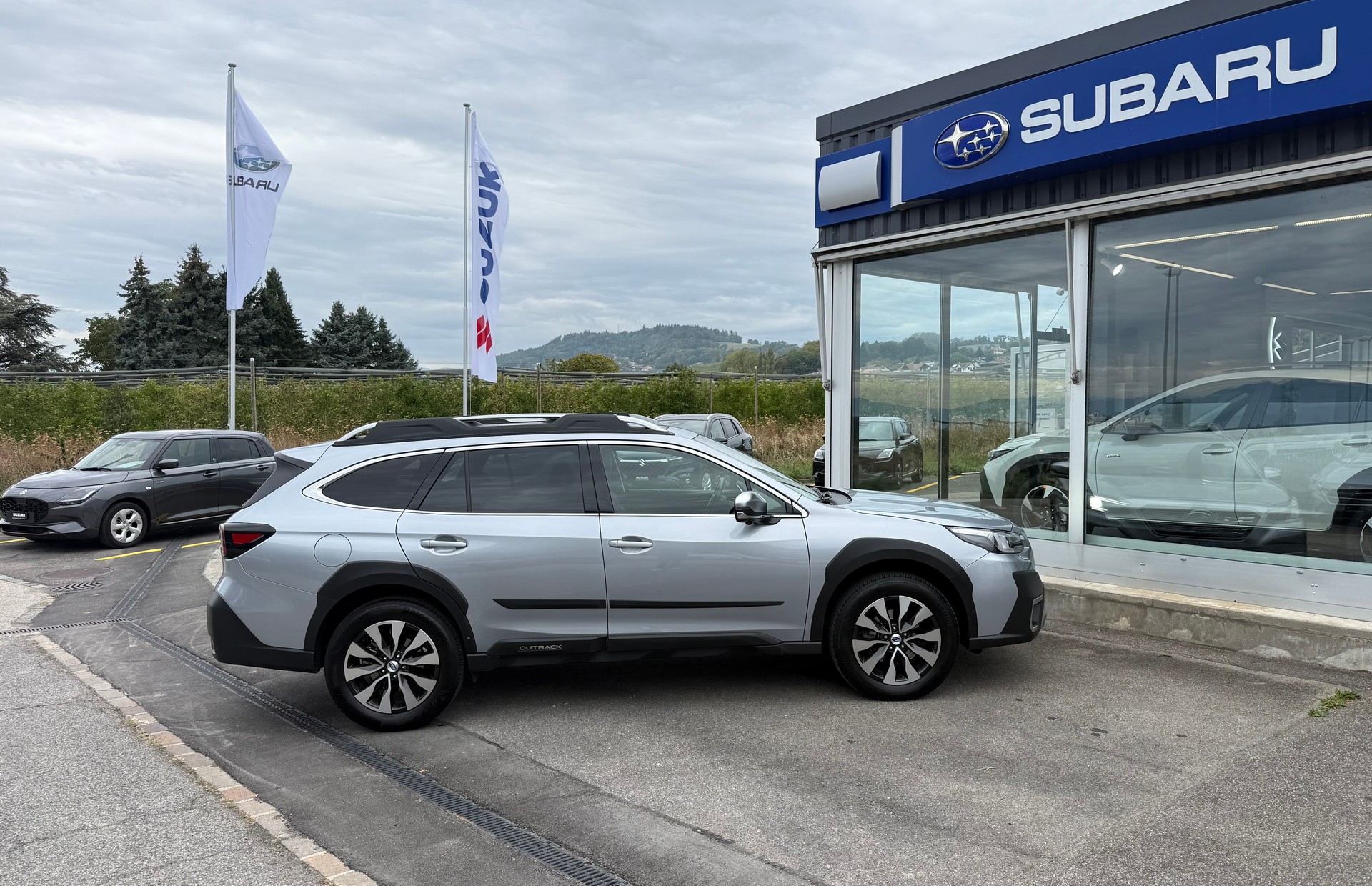 SUBARU Outback 2.5i Luxury AWD Lineartronic-image-10