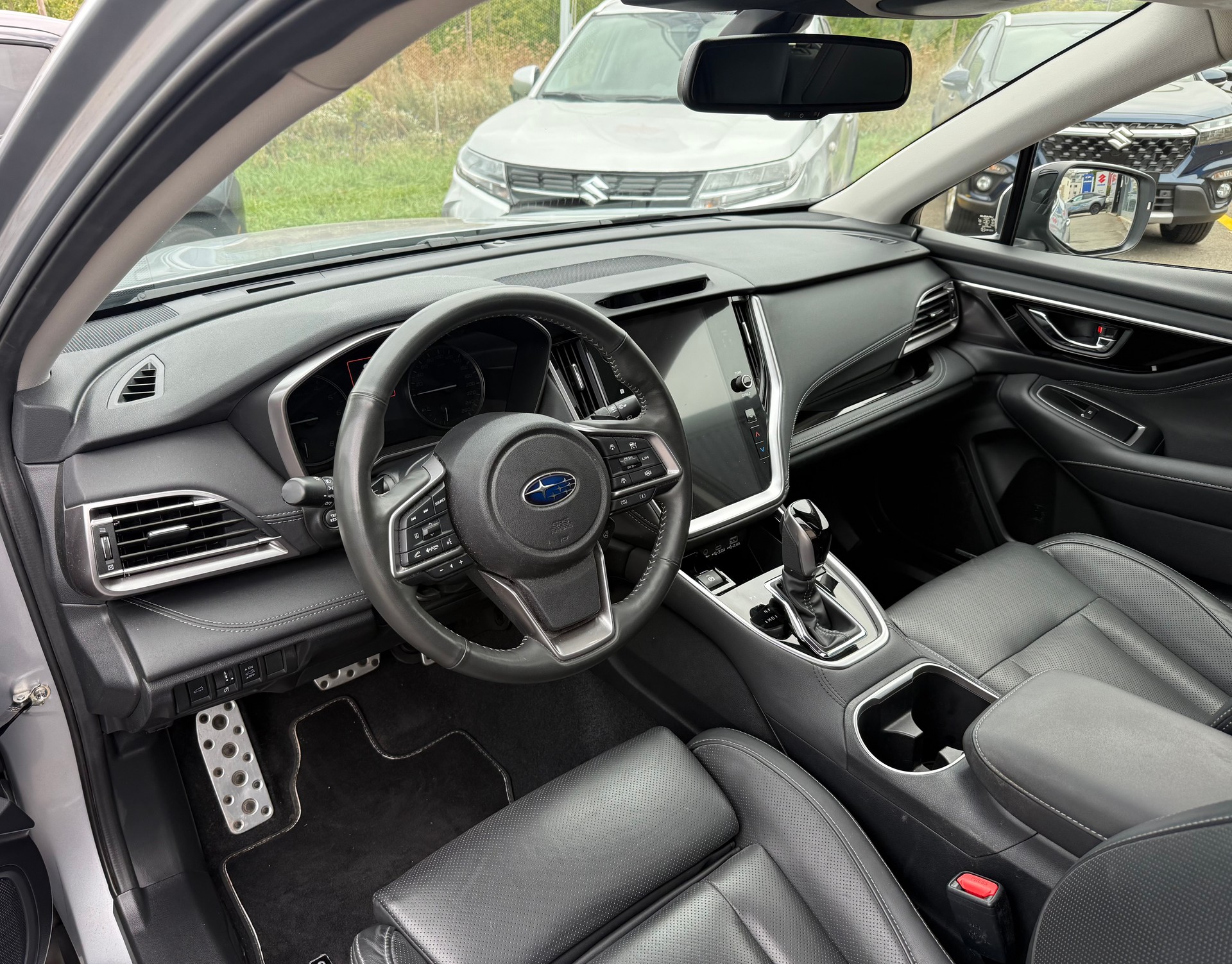 SUBARU Outback 2.5i Luxury AWD Lineartronic-image-6