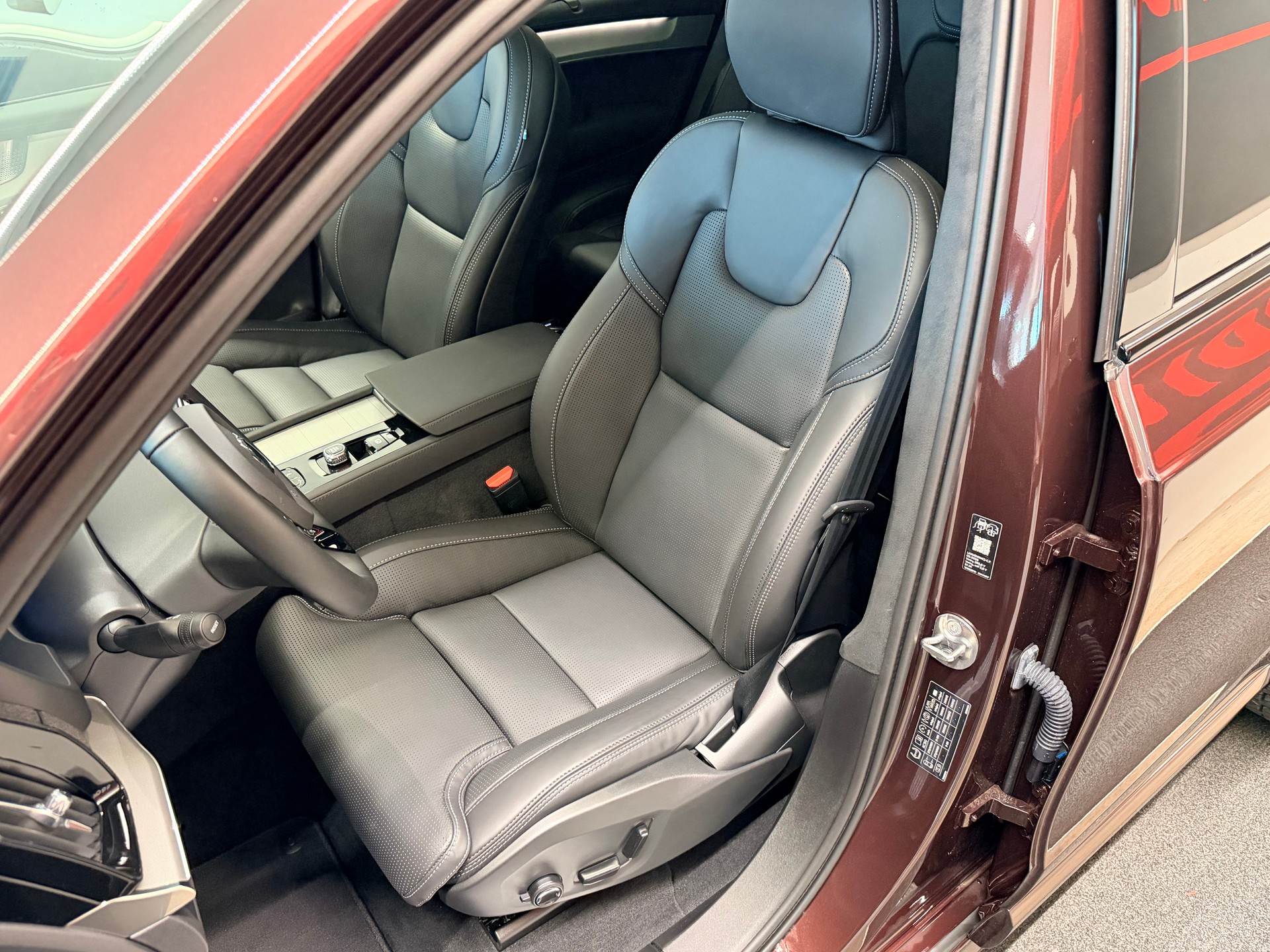 VOLVO XC90 T8 eAWD PluginHybrid Ultra Dark Geartronic-image-18