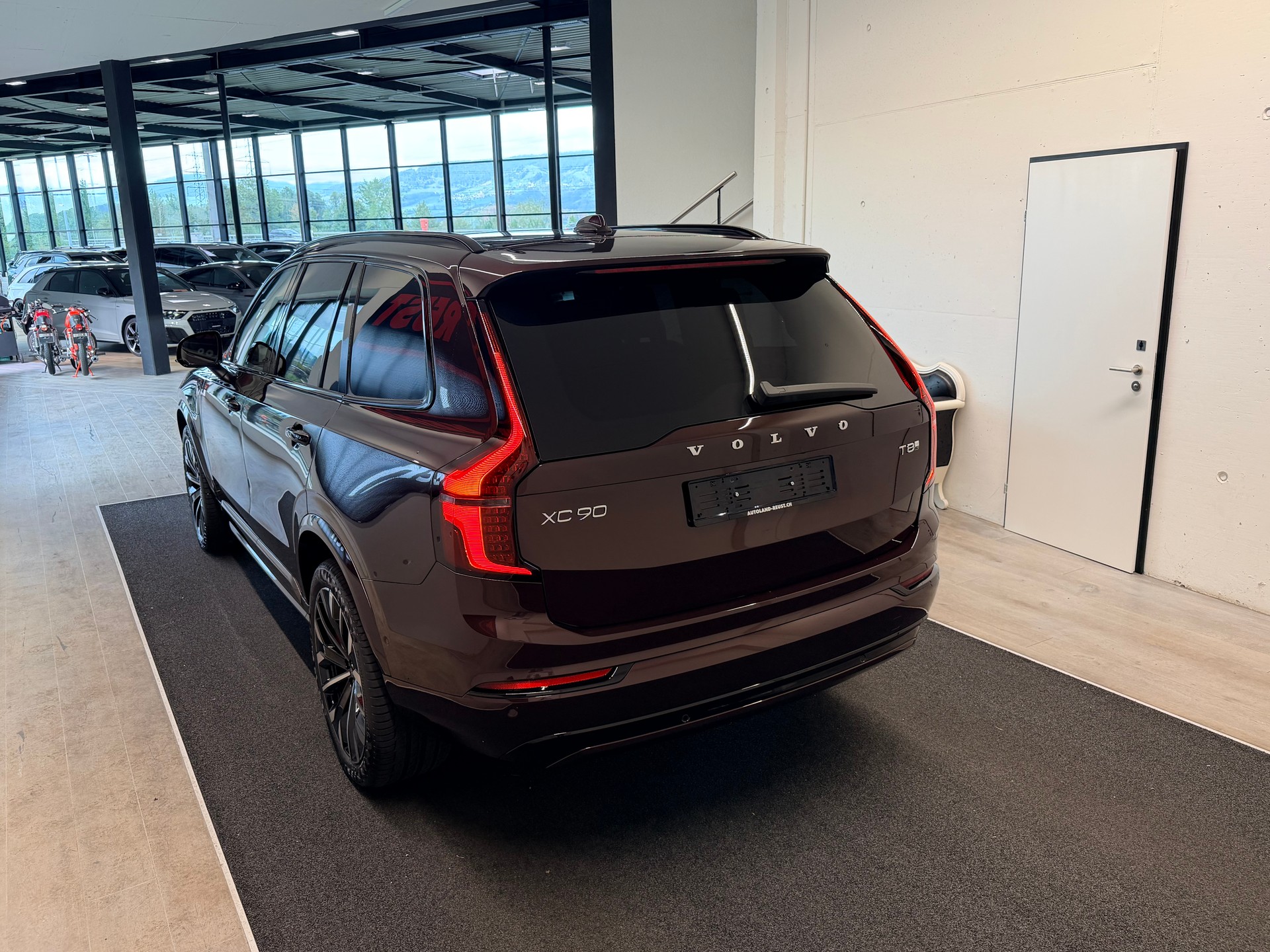 VOLVO XC90 T8 eAWD PluginHybrid Ultra Dark Geartronic-image-12