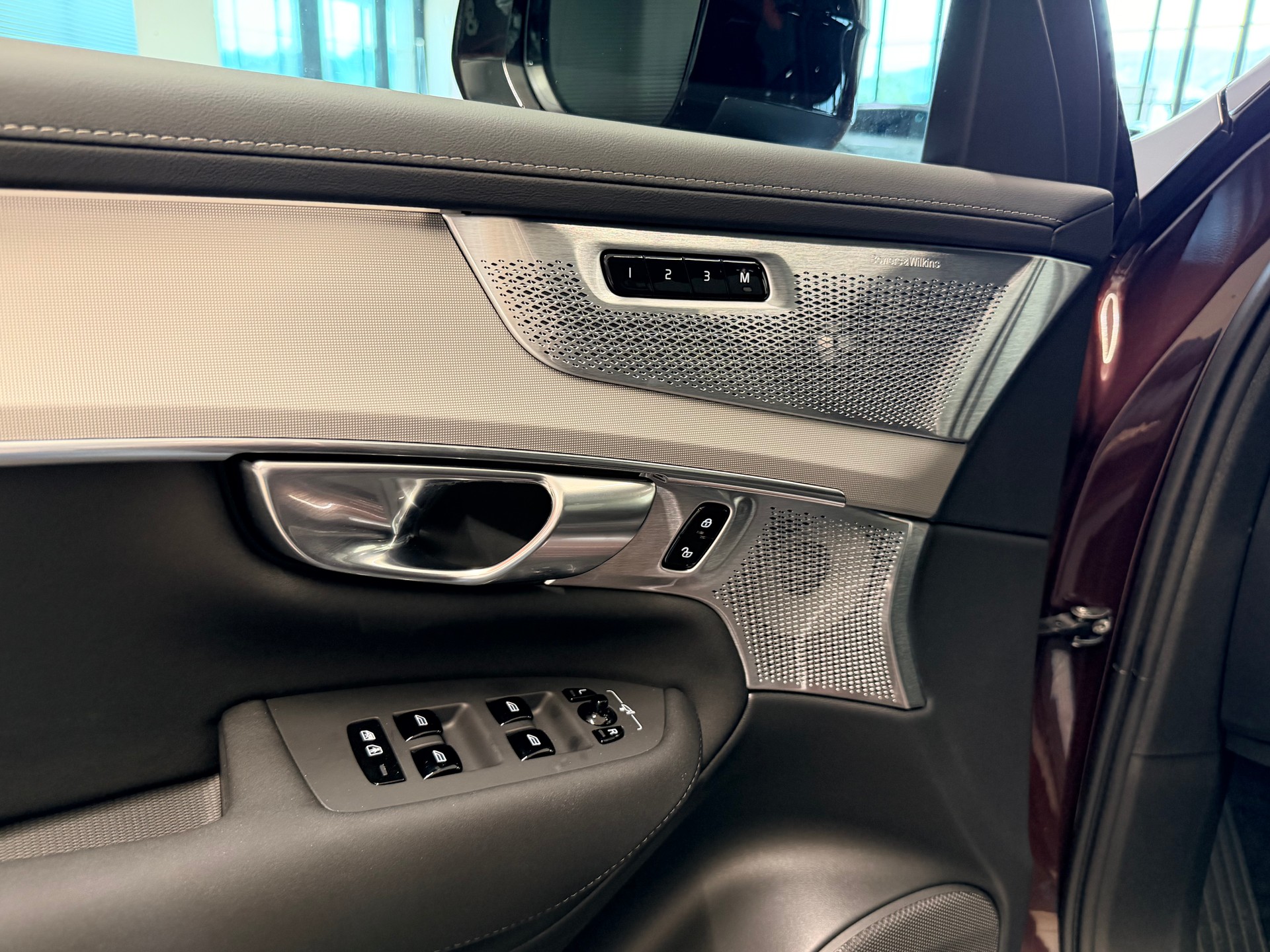 VOLVO XC90 T8 eAWD PluginHybrid Ultra Dark Geartronic-image-16
