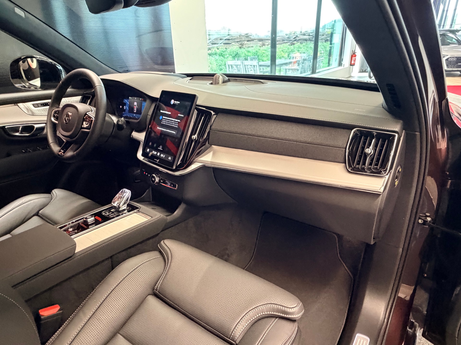 VOLVO XC90 T8 eAWD PluginHybrid Ultra Dark Geartronic-image-24