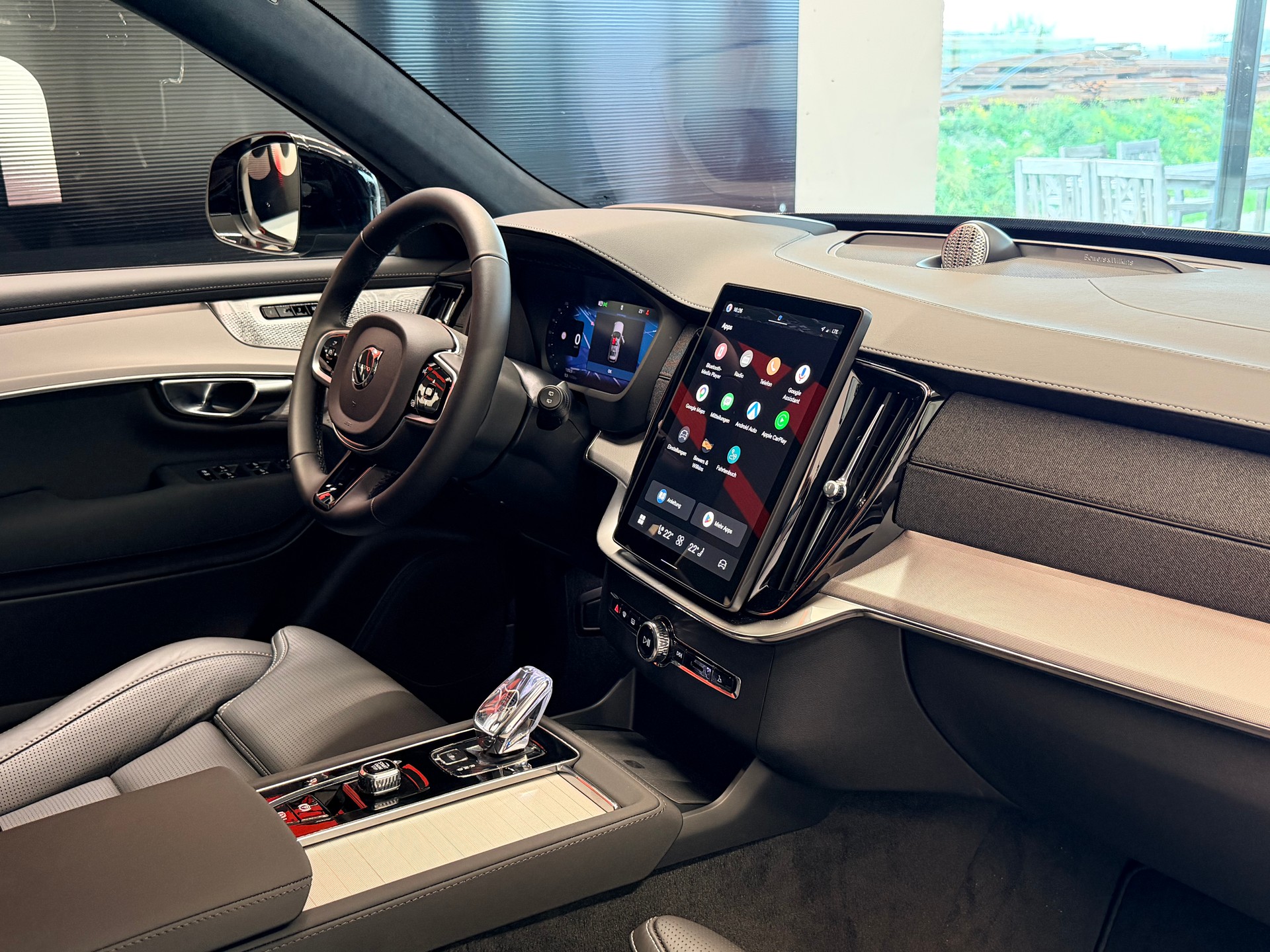 VOLVO XC90 T8 eAWD PluginHybrid Ultra Dark Geartronic-image-25