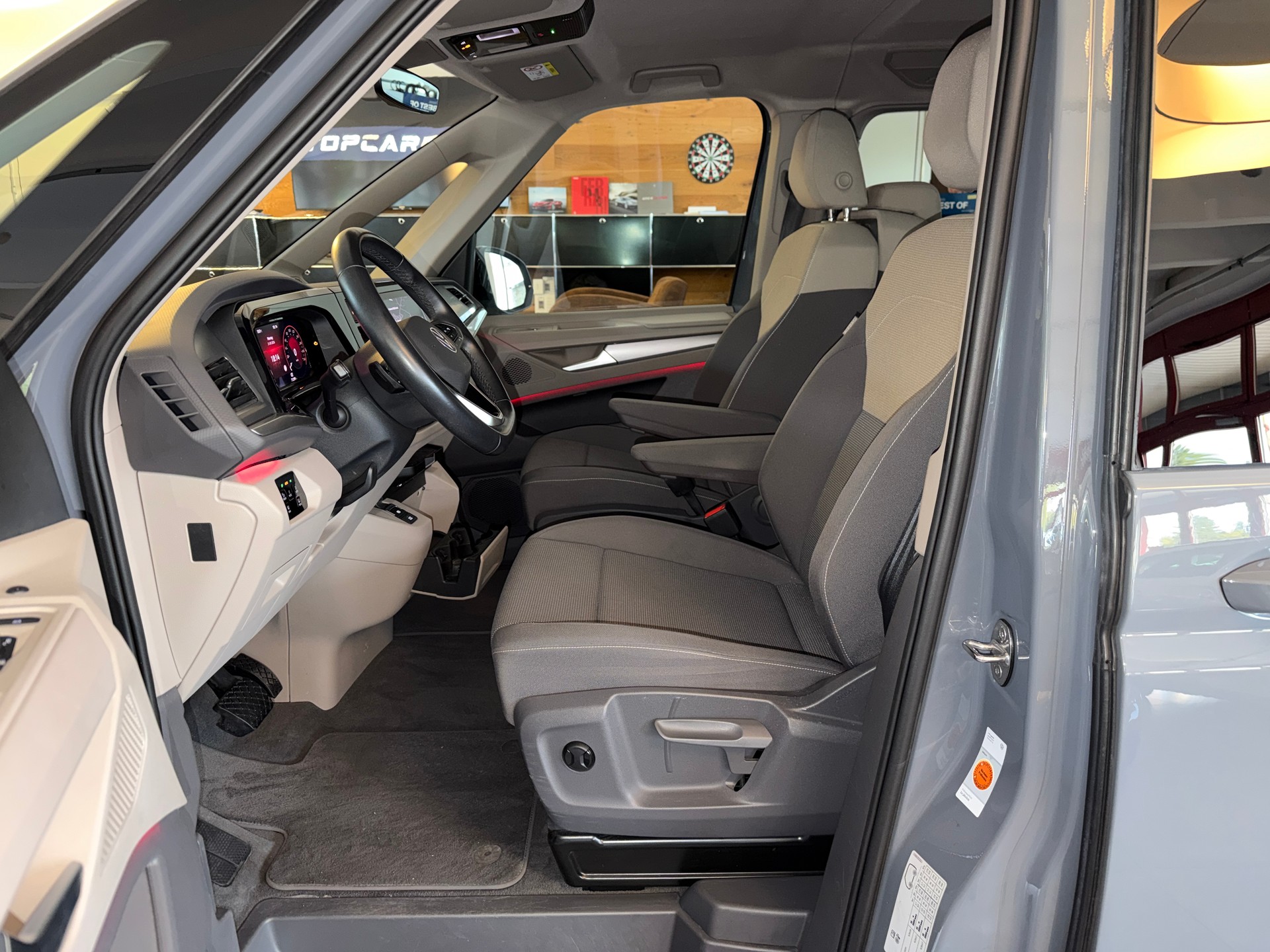 VW Multivan 2.0 TDI Life DSG-image-11