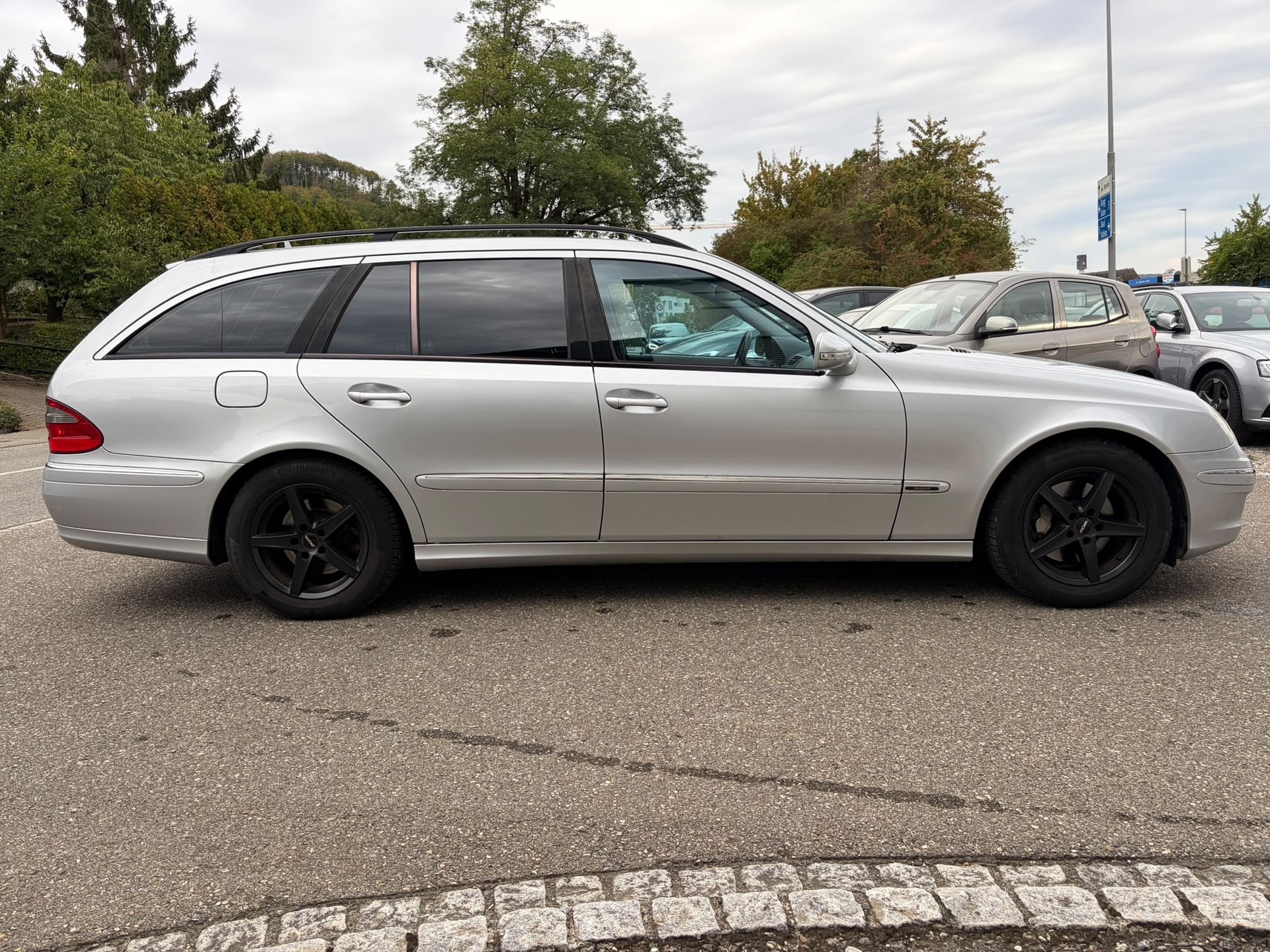 MERCEDES-BENZ E 280 Avantgarde-image-12
