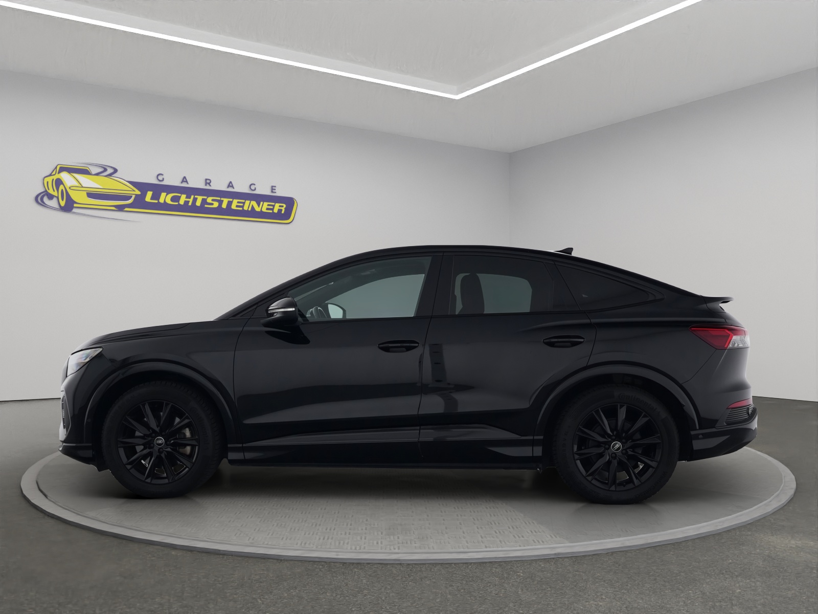 AUDI Q4 Sportback e-tron 50 quattro-showroom-element-2