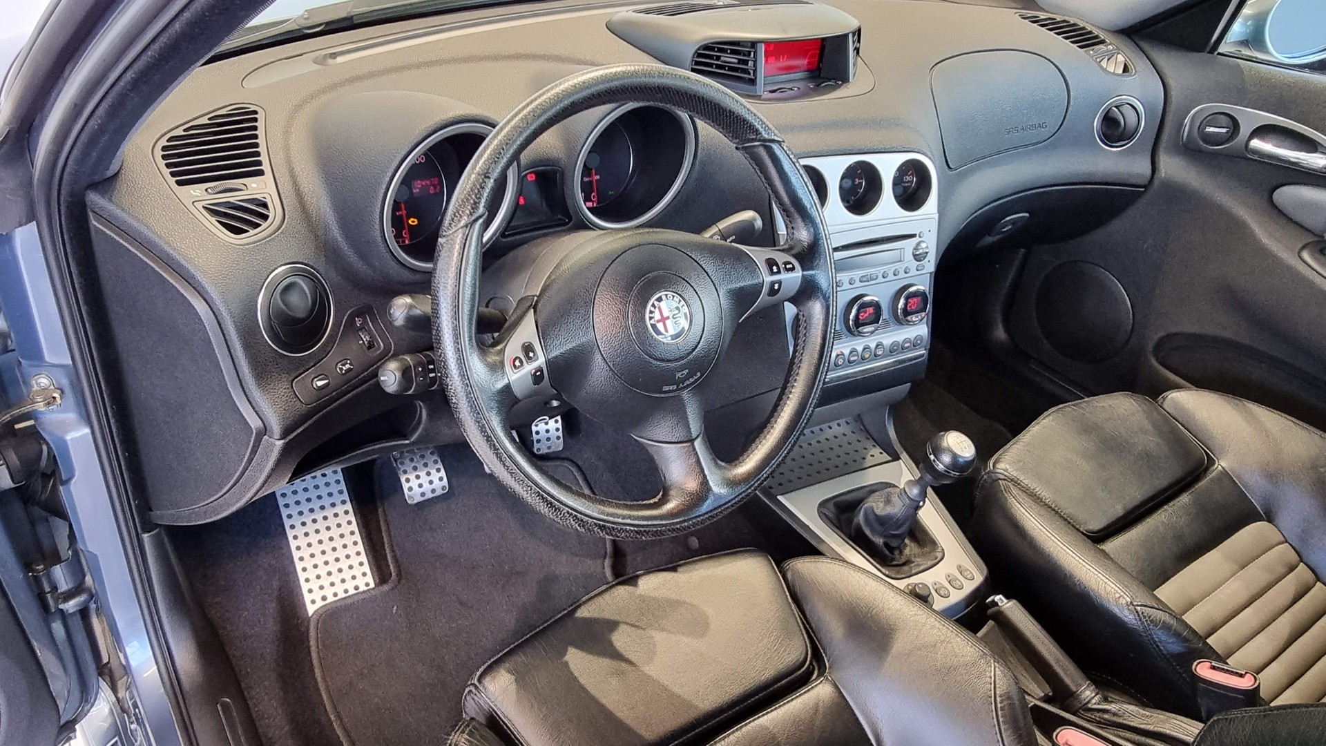 ALFA ROMEO 156 3.2 V6 24V GTA Distinctive-image-11