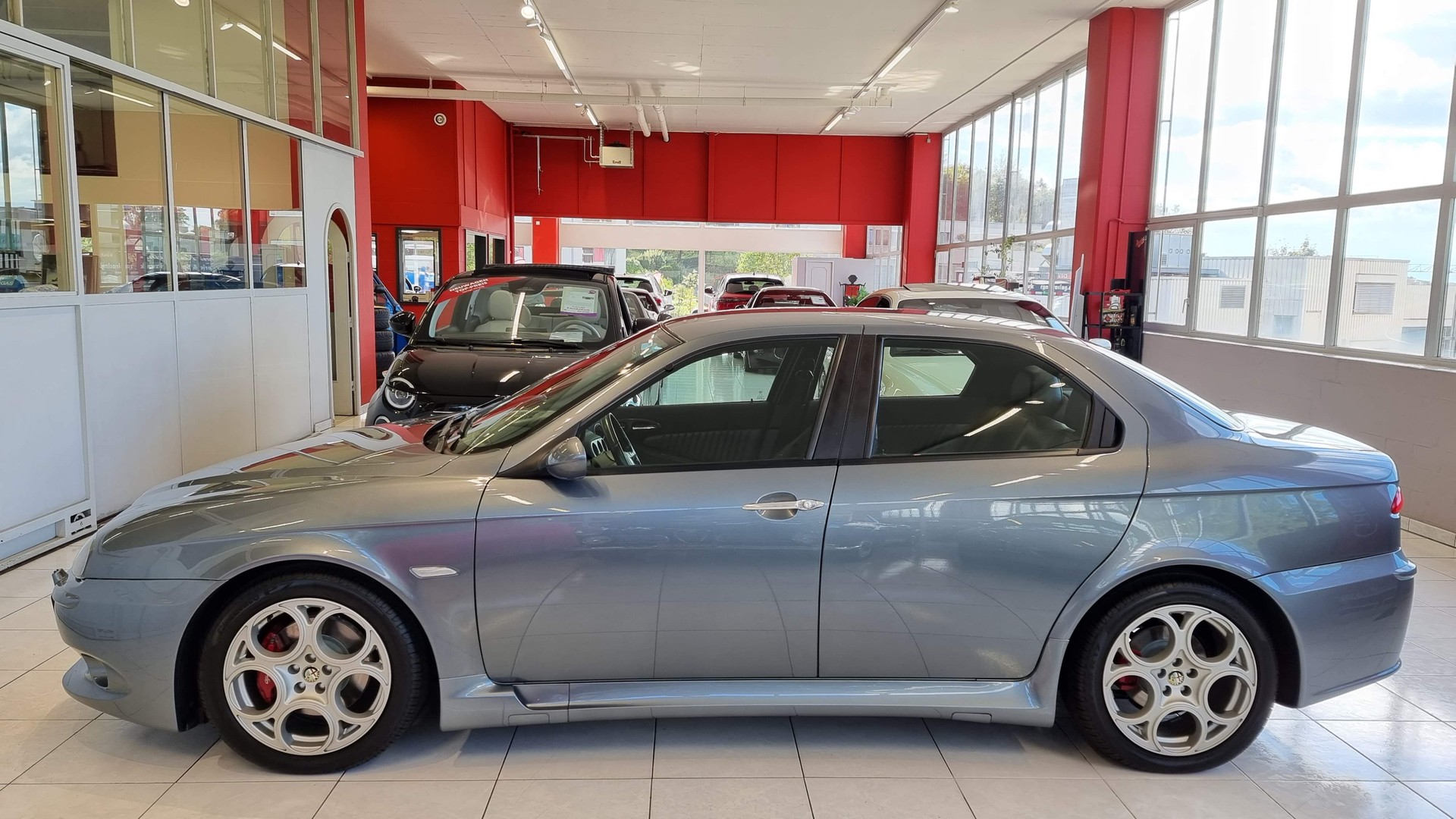 ALFA ROMEO 156 3.2 V6 24V GTA Distinctive-showroom-element-2