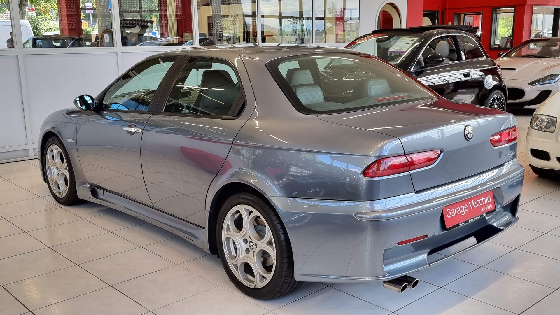 ALFA ROMEO 156 3.2 V6 24V GTA Distinctive-showroom-element-3