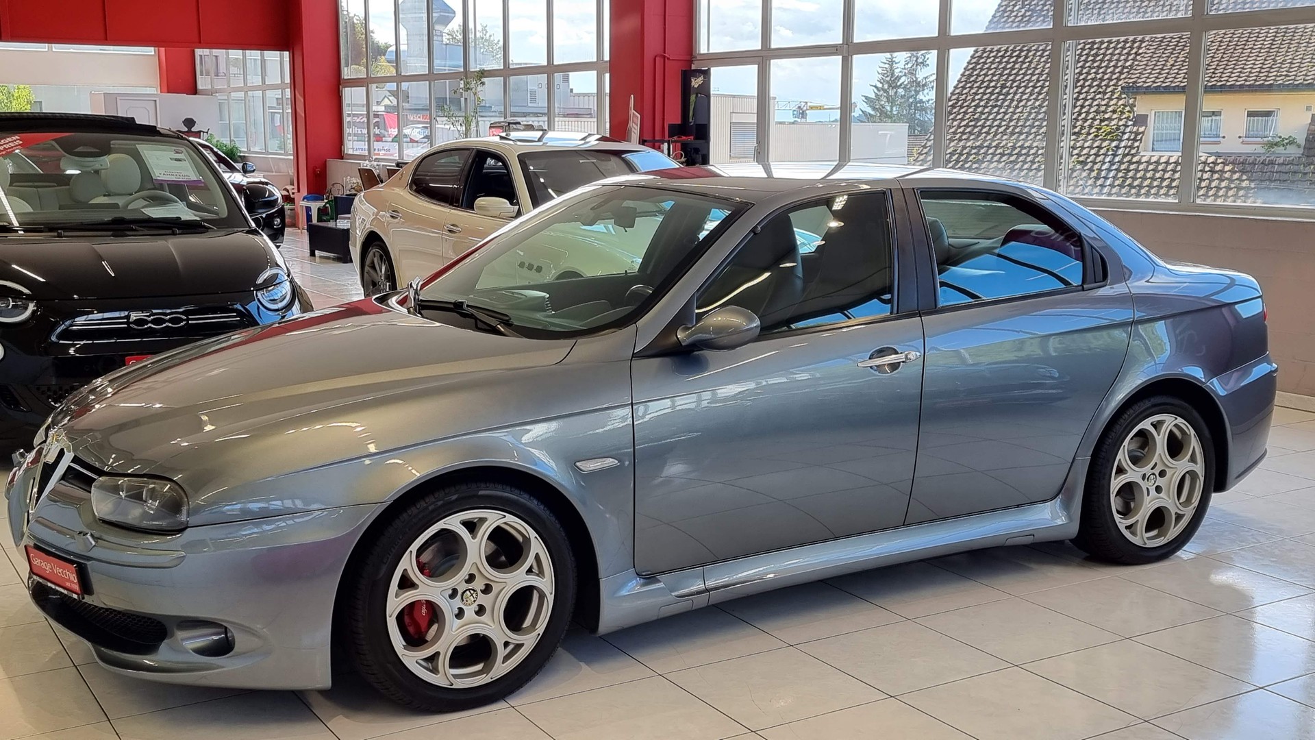 ALFA ROMEO 156 3.2 V6 24V GTA Distinctive-showroom-element-1