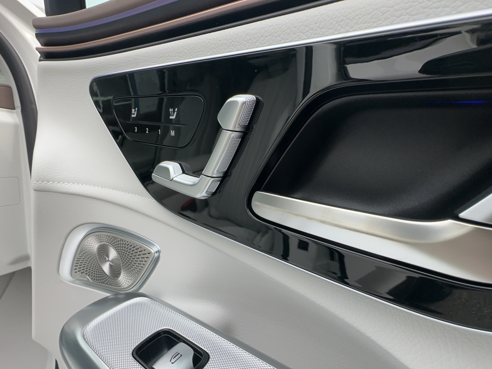 MERCEDES-BENZ EQE SUV 500 4 M Exe. Ed.-image-25
