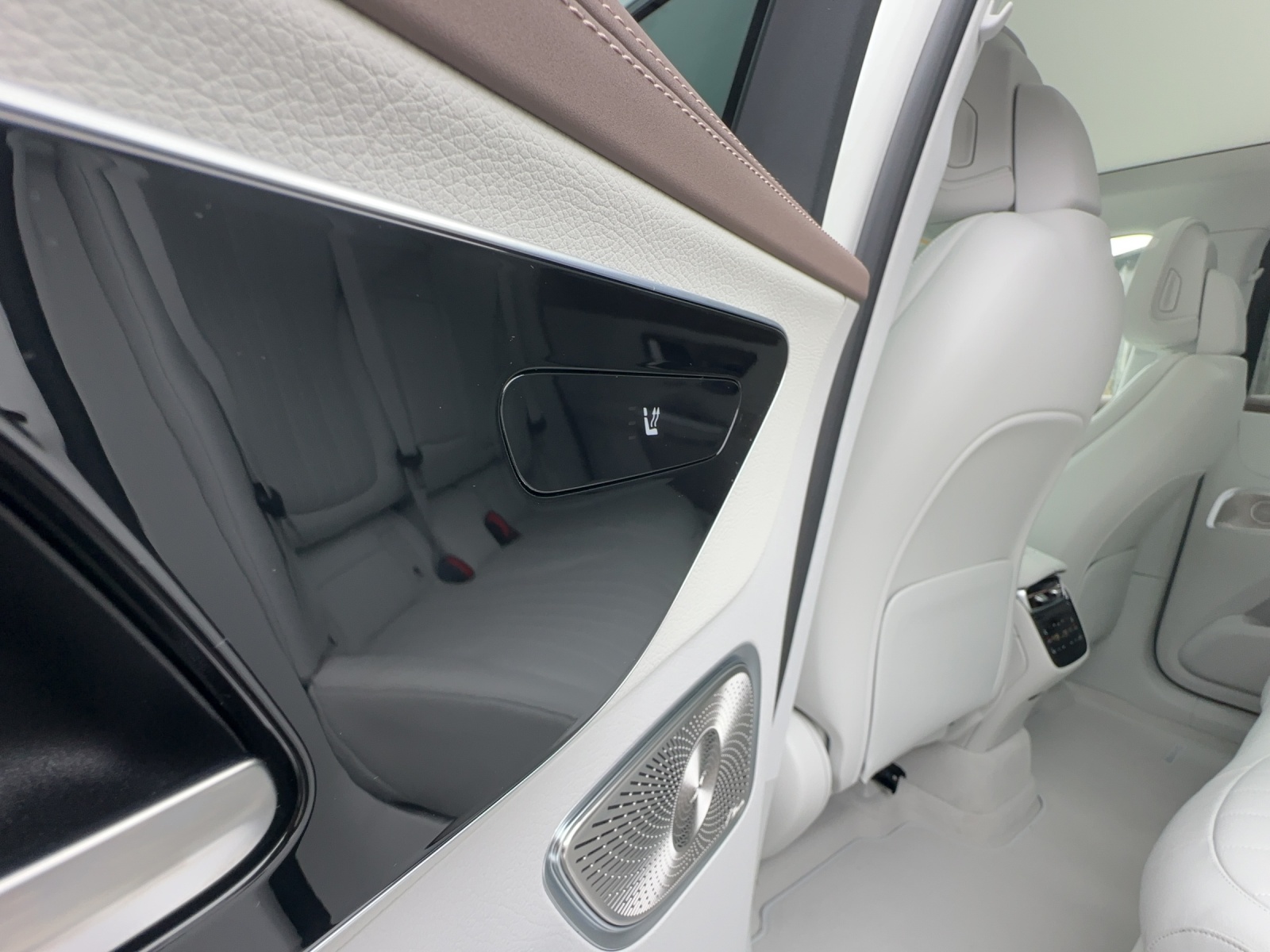 MERCEDES-BENZ EQE SUV 500 4 M Exe. Ed.-image-22