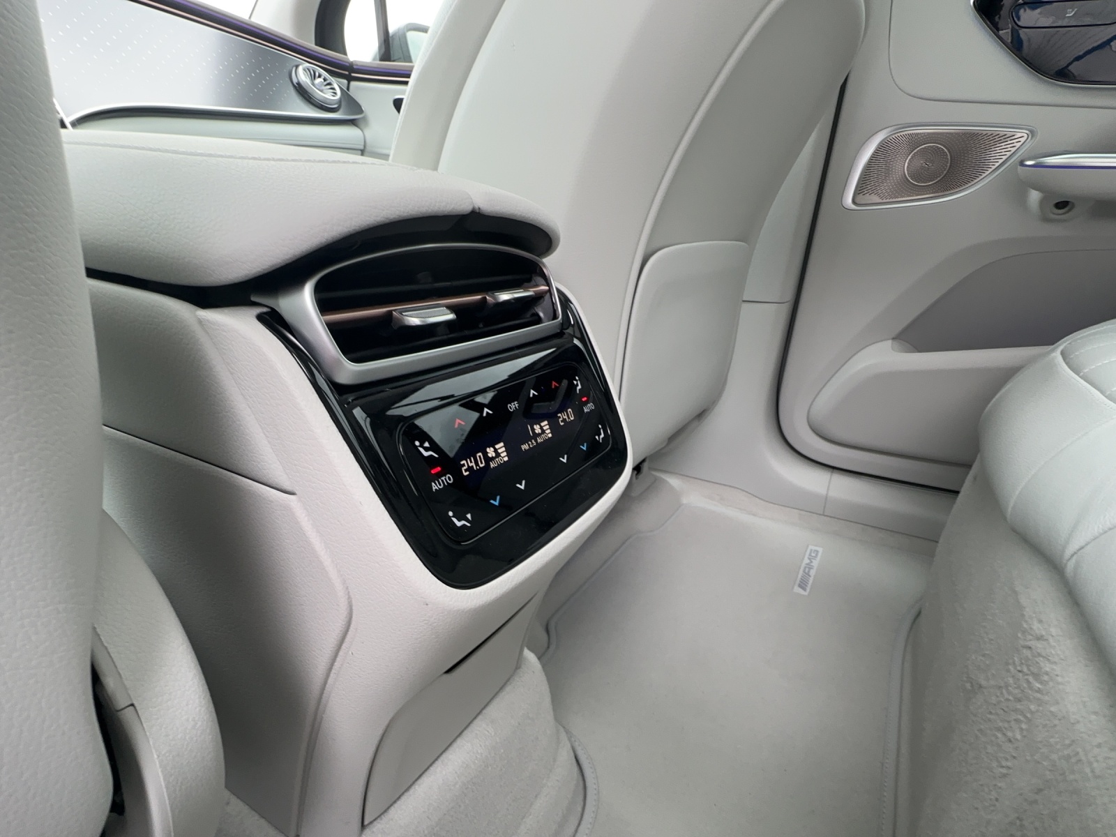 MERCEDES-BENZ EQE SUV 500 4 M Exe. Ed.-image-23